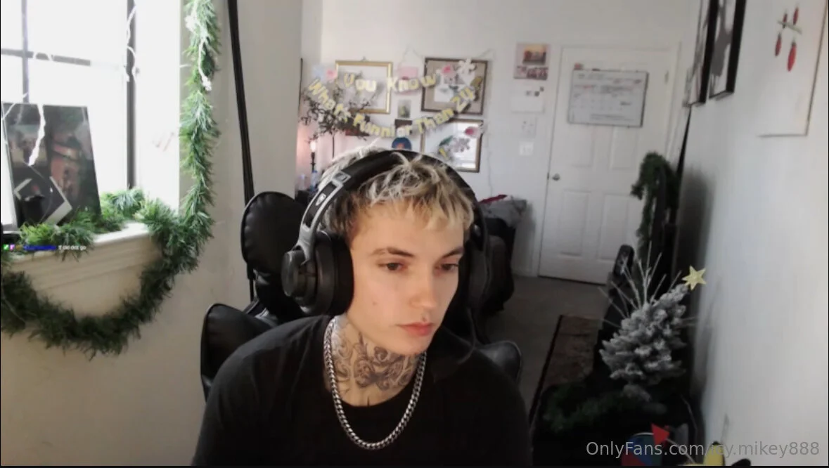 Icy Mikey @icy.mikey888 turquoise