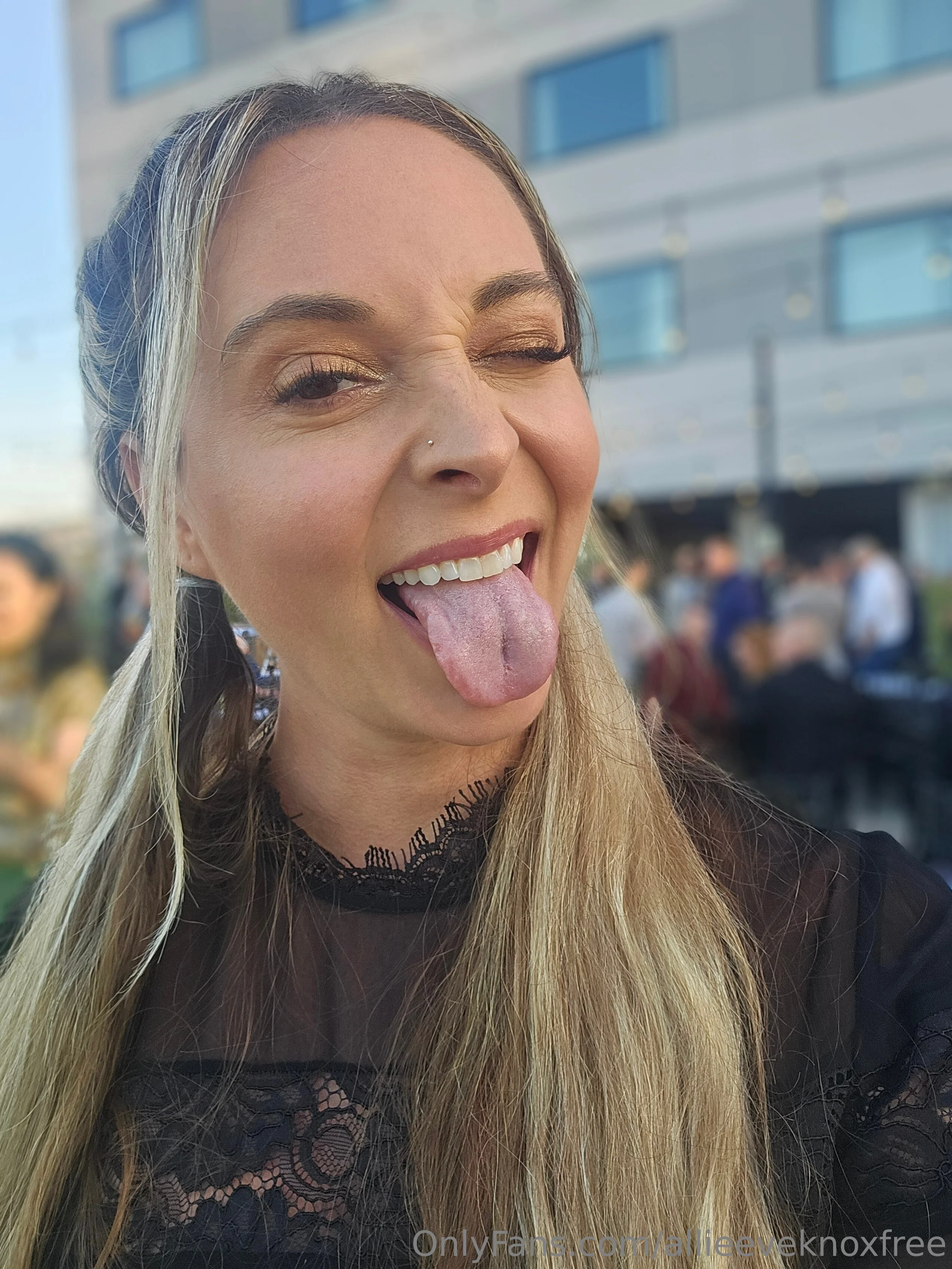 Allie Eve Knox young