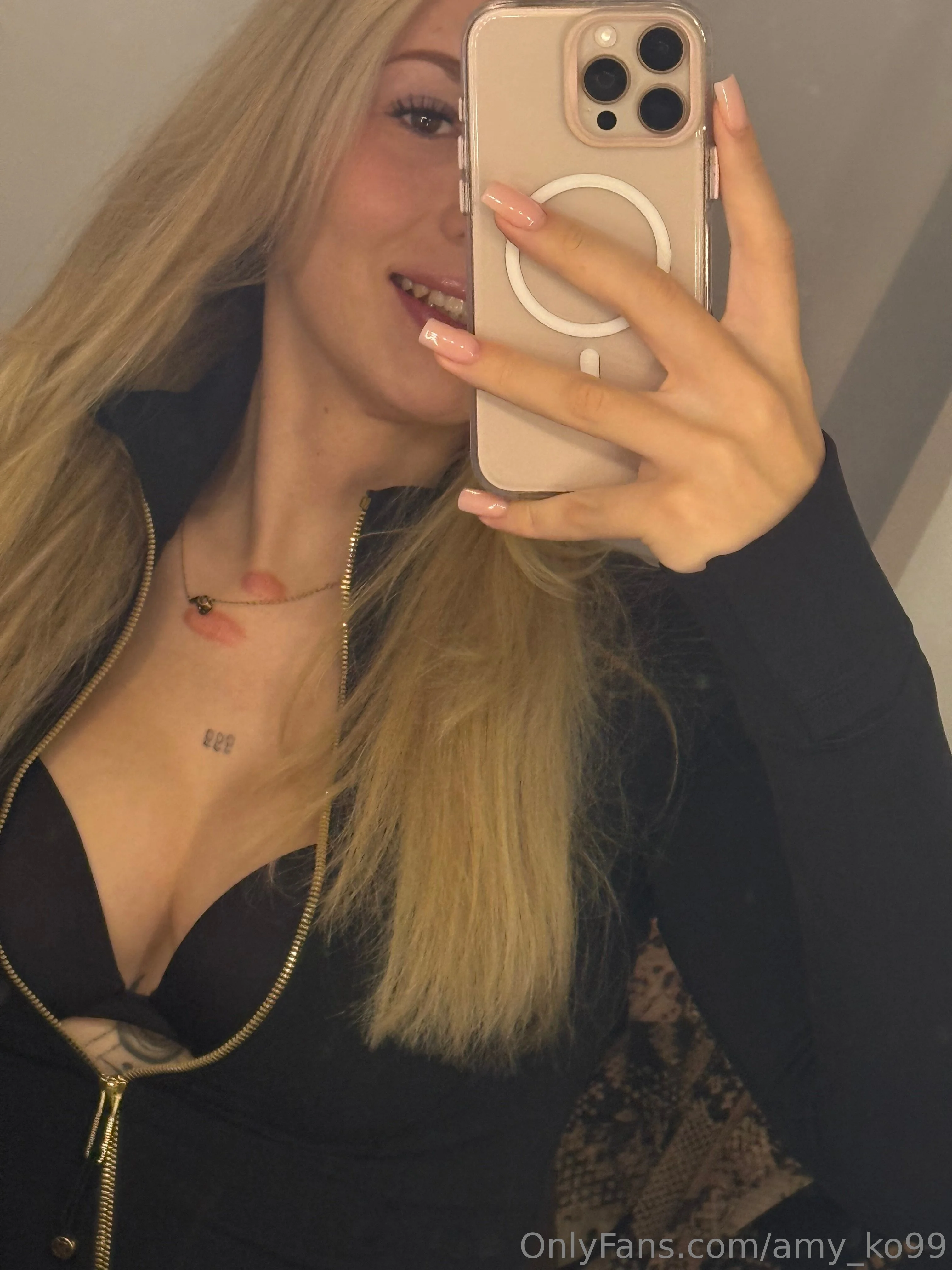 Amy 🏳️‍⚧️ 💦🍆 tit scene