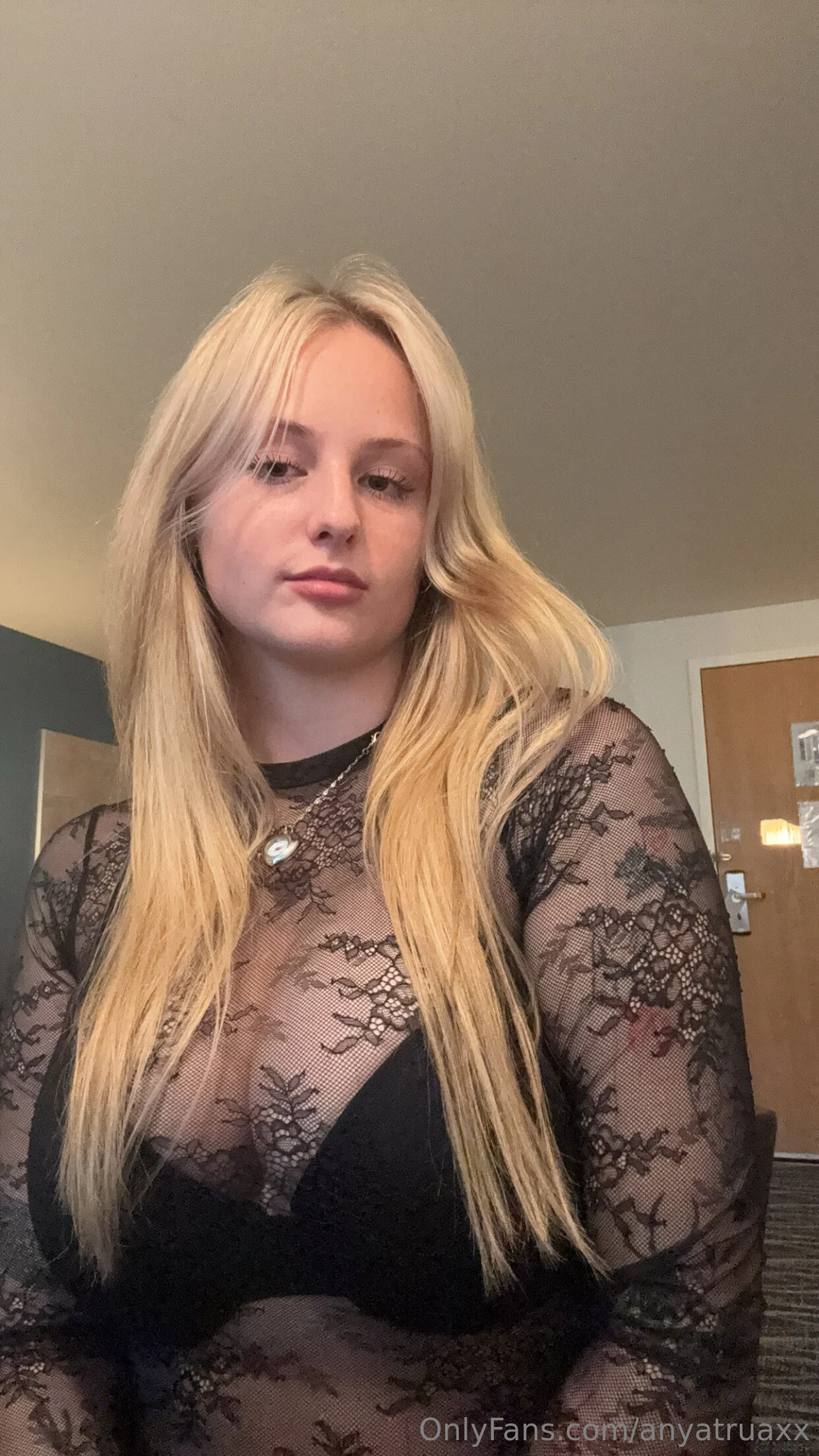 anya / 21 @anyatruaxx gyatt