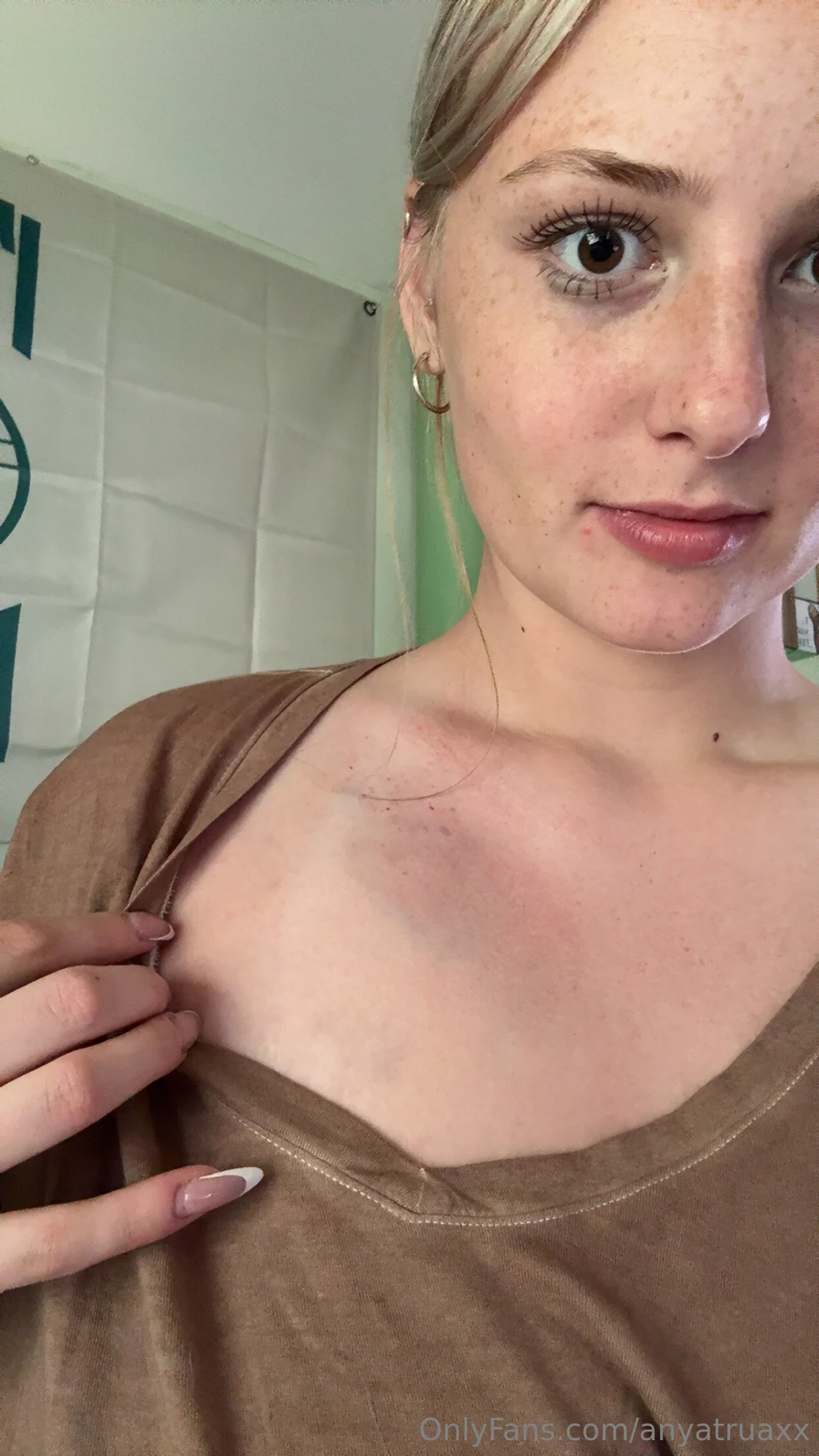 anya / 21 @anyatruaxx fapello