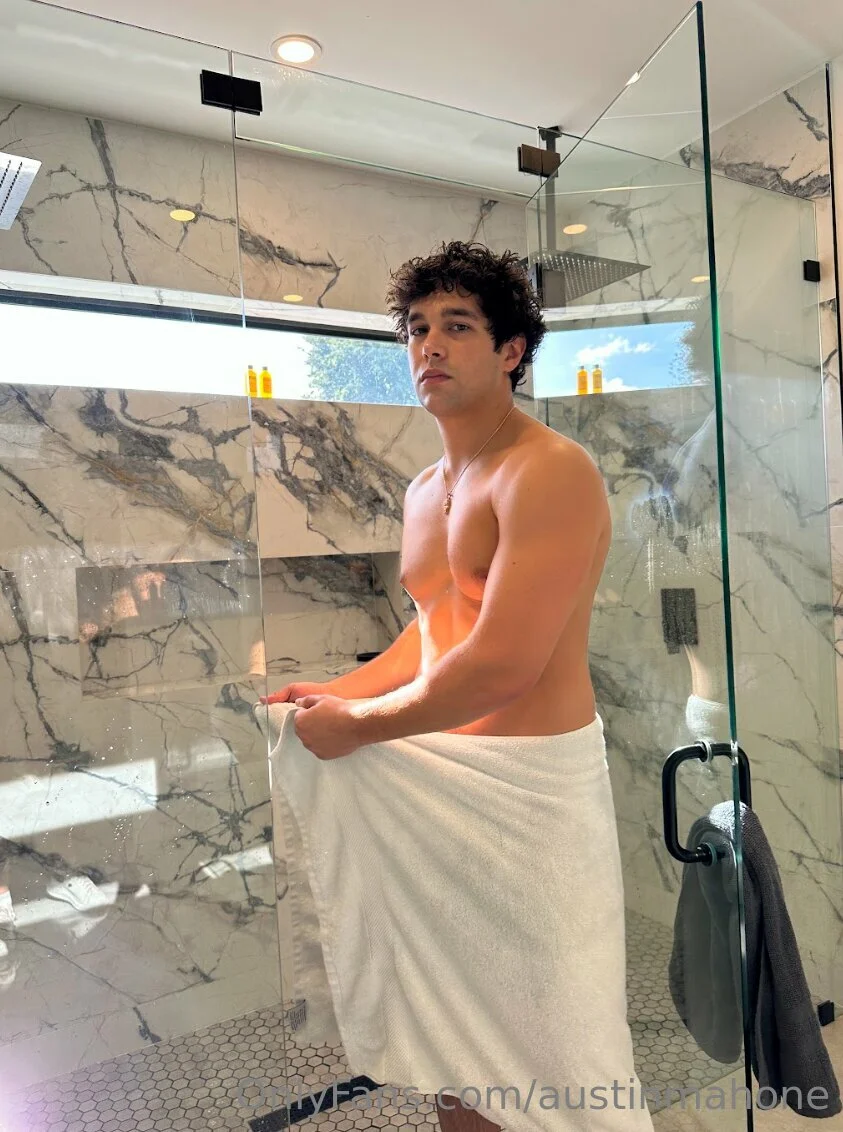 This towel’s coming off in your DMs 📩
