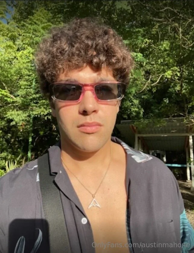 AUSTIN MAHONE nude Photo /  Porn - Photo #3