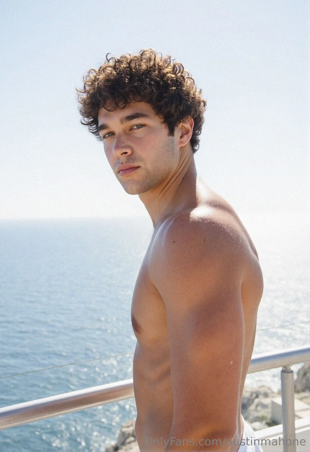 AUSTIN MAHONE nude Photo /  Porn - Photo #2