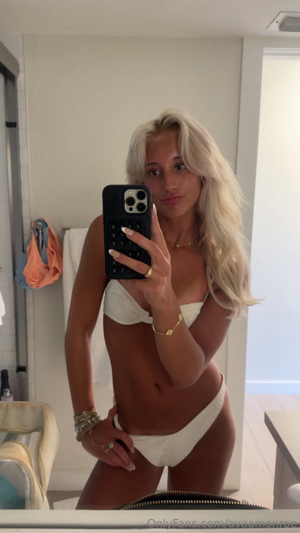 Ava Monroe @avaamonroe controversy over