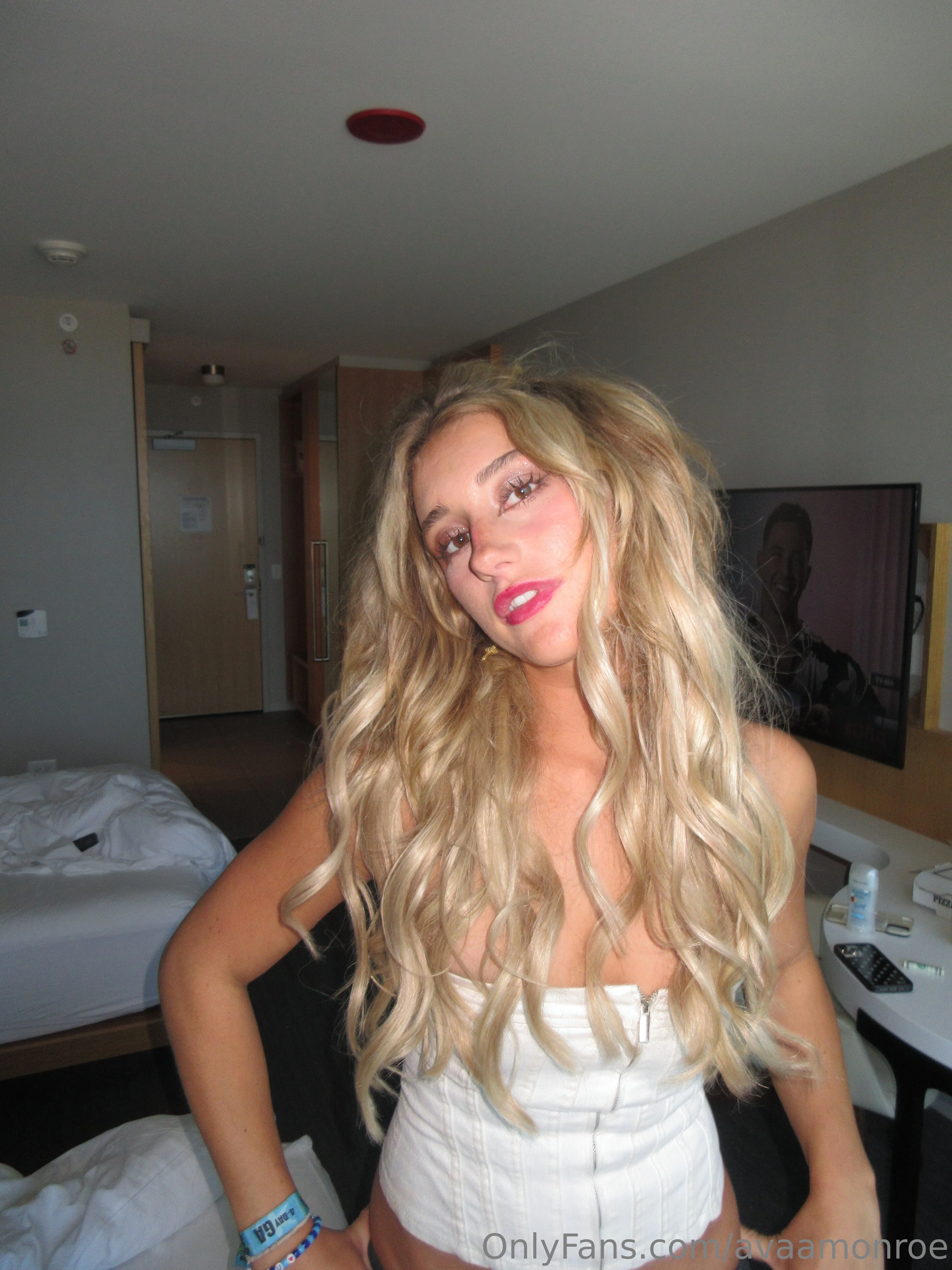 Ava Monroe @avaamonroe once upon a time in hollywood