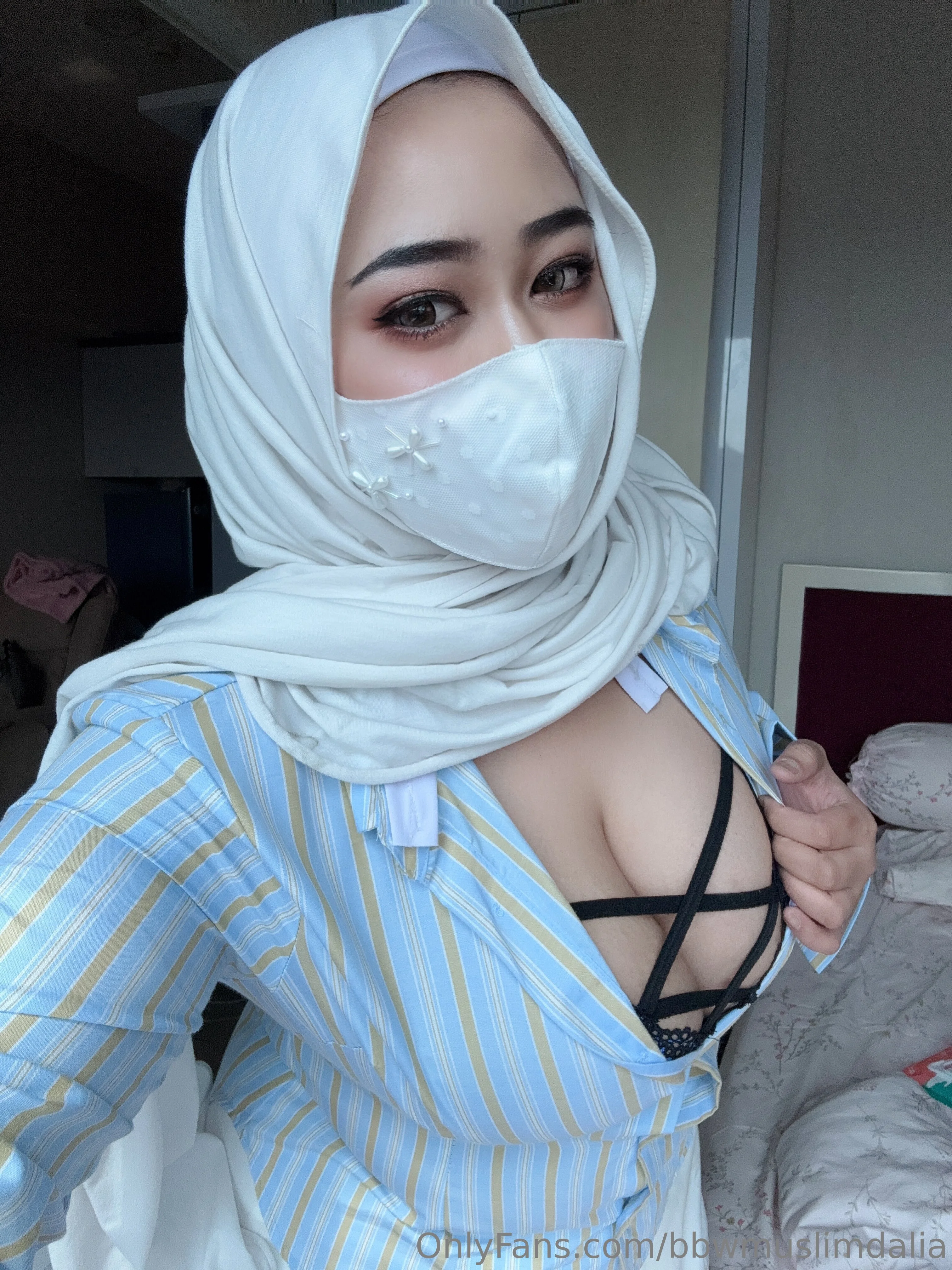 Busty Dalia (H Cup)🧕 nude Photo /  Porn - Photo #6