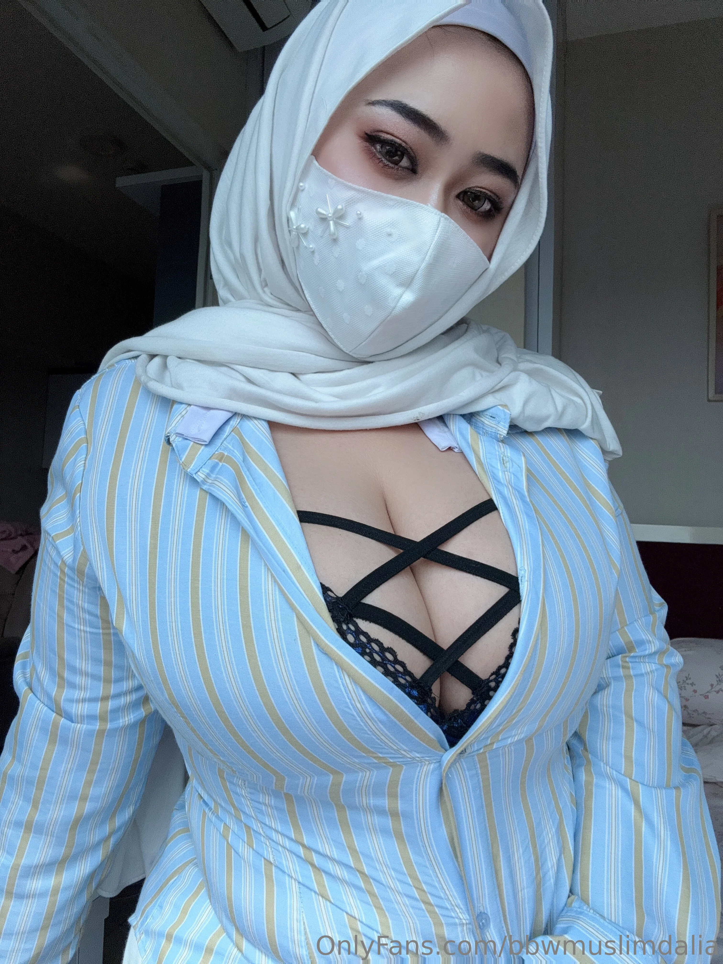 Busty Dalia (H Cup)🧕 nude Photo /  Porn - Photo #5