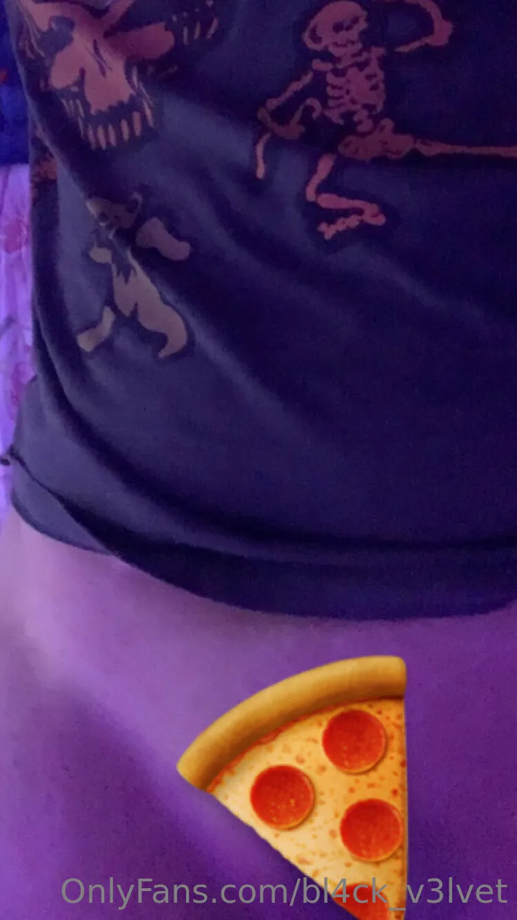 do you want some pizza baby?🍕😋