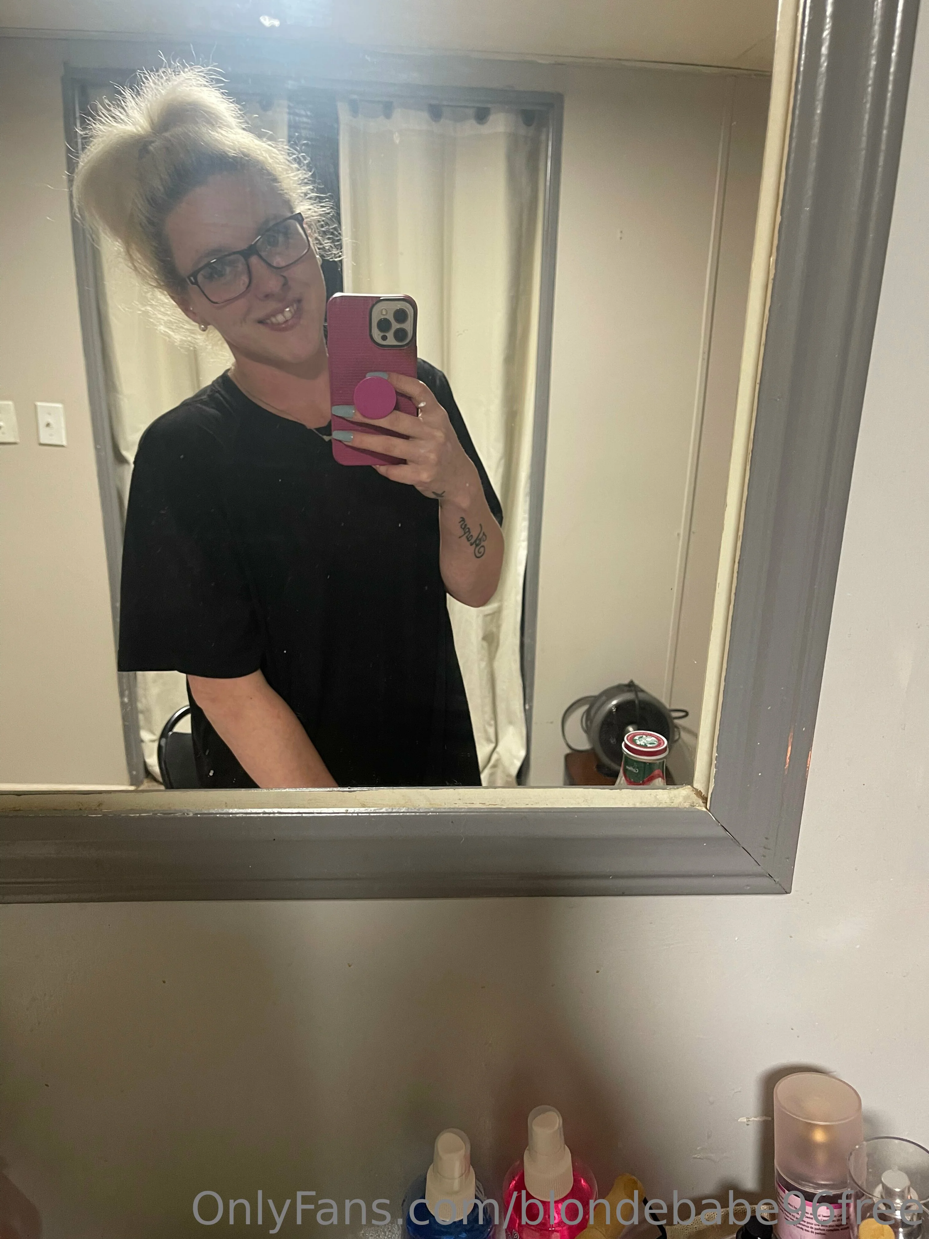 Blonde Babe @blondebabe96free hot