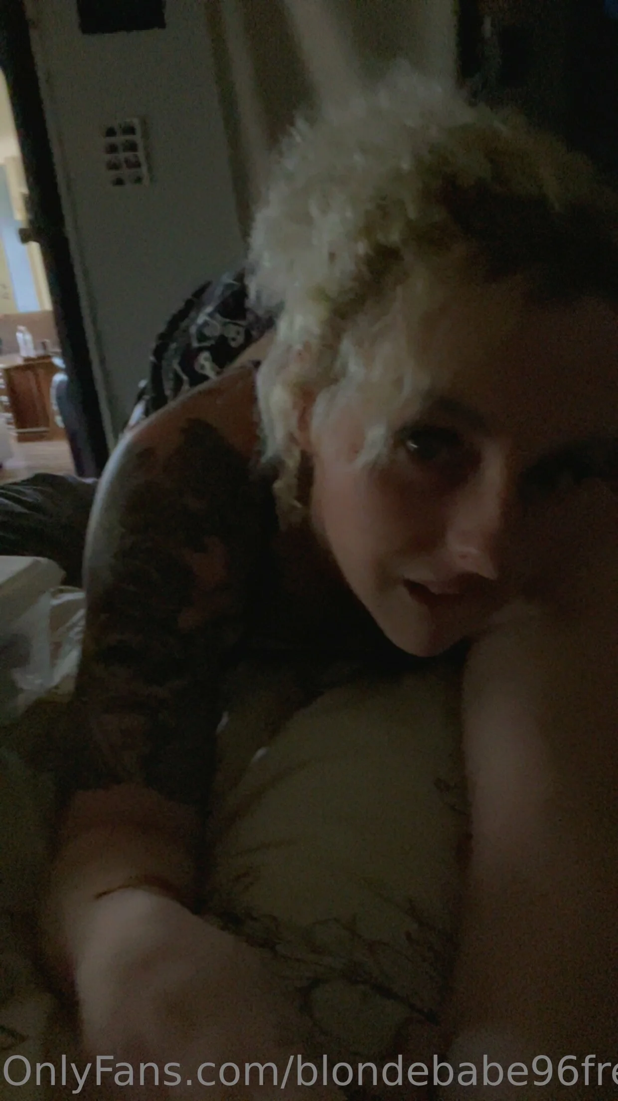 Blonde Babe @blondebabe96free of leaked