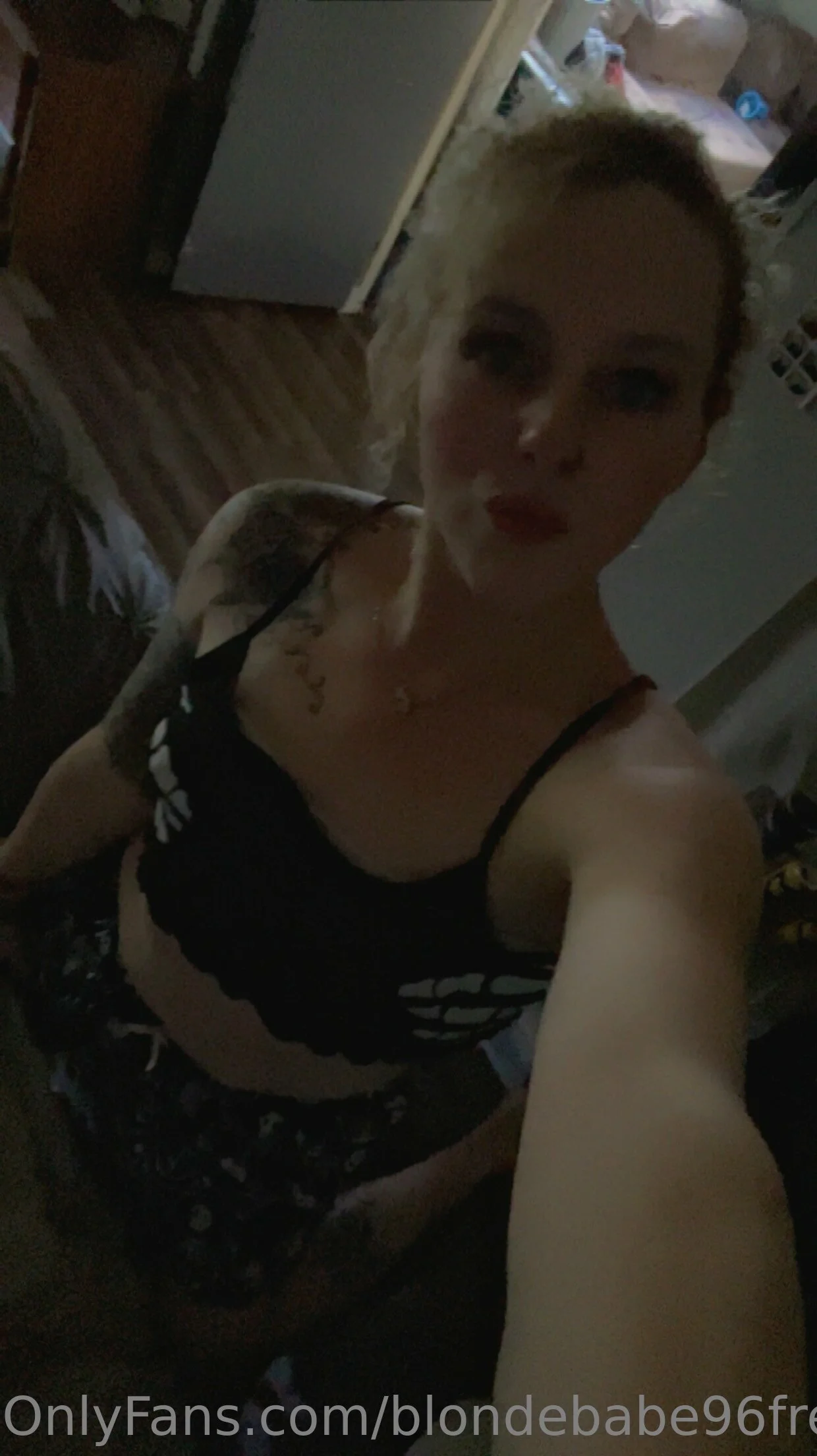 Blonde Babe @blondebabe96free nude leak