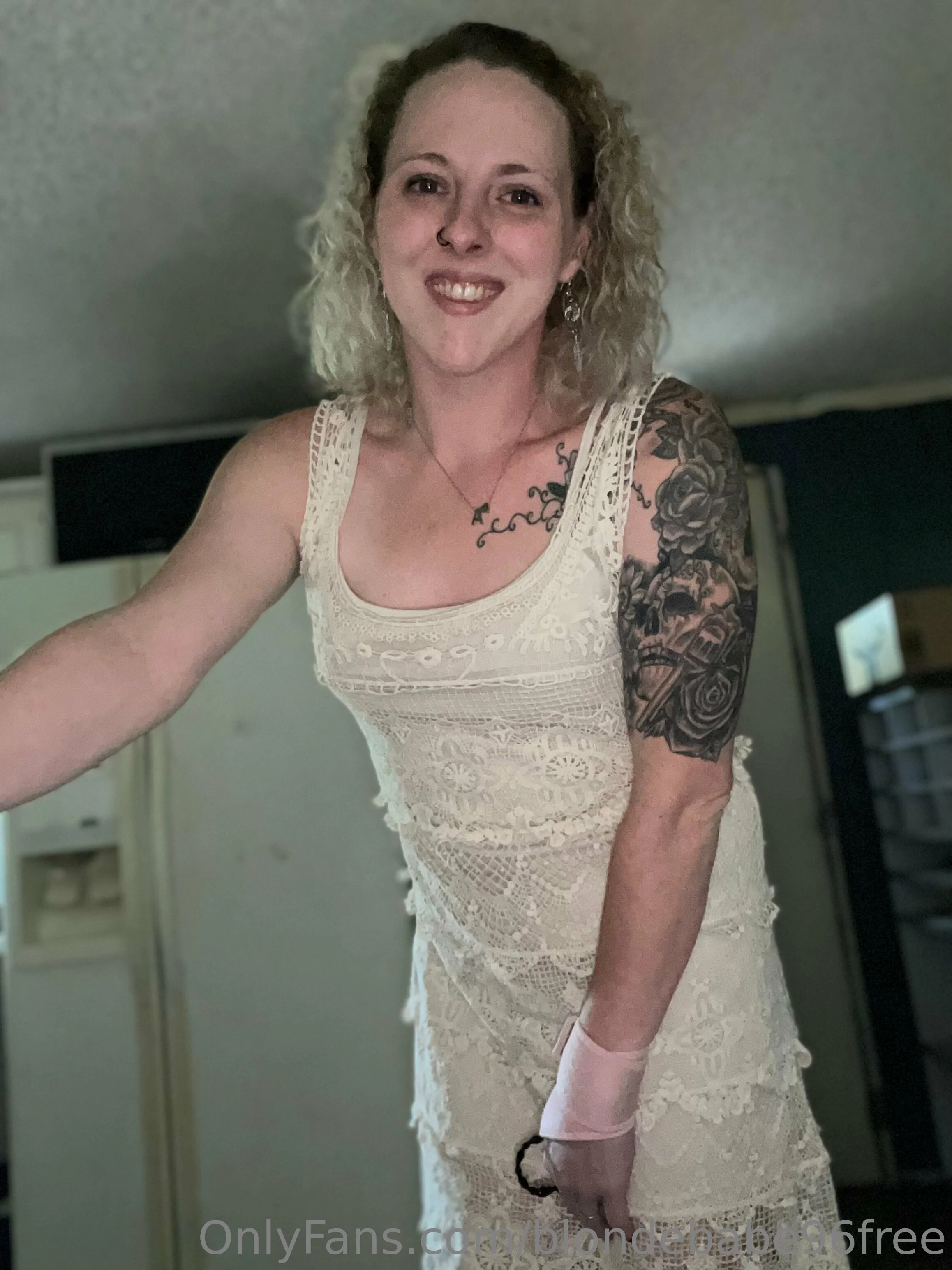 Blonde Babe @blondebabe96free bbc