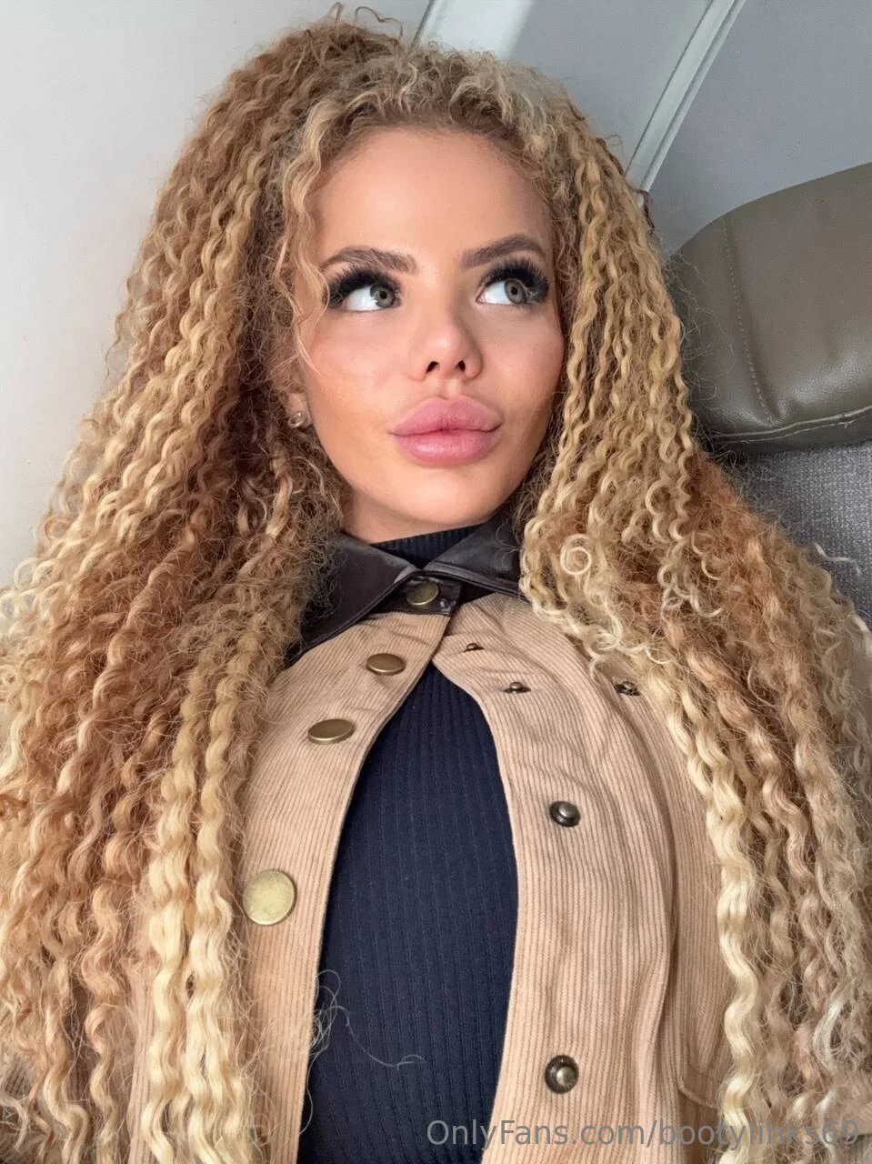 YOUR LITTLE WIFEY 😍 💍