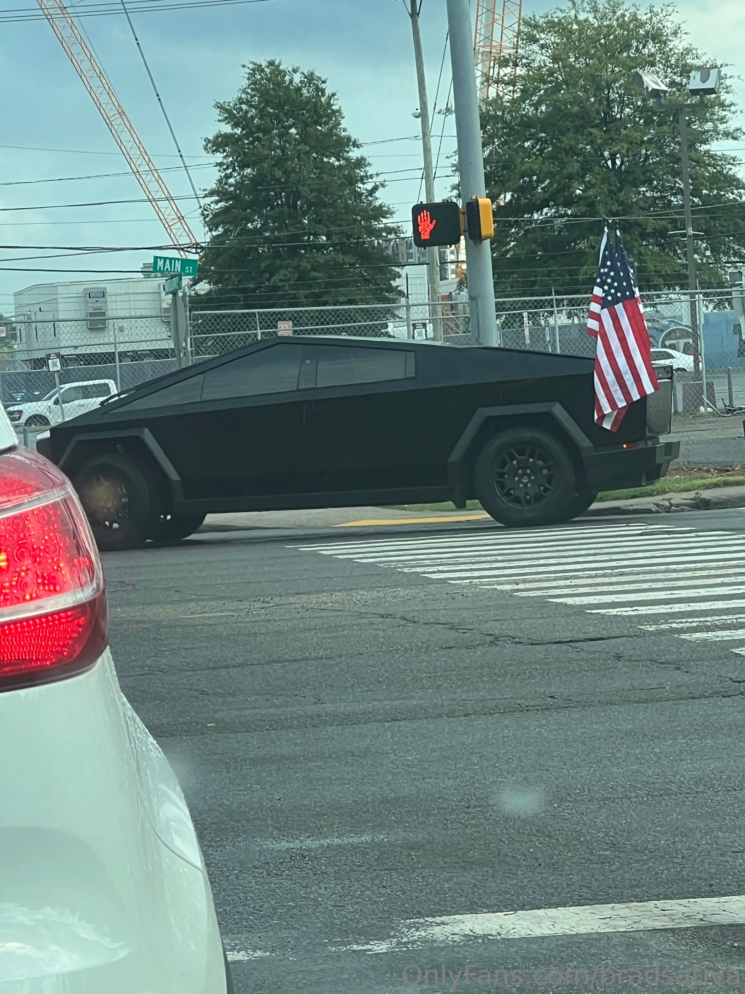 Brad Sativa @bradsativa cop