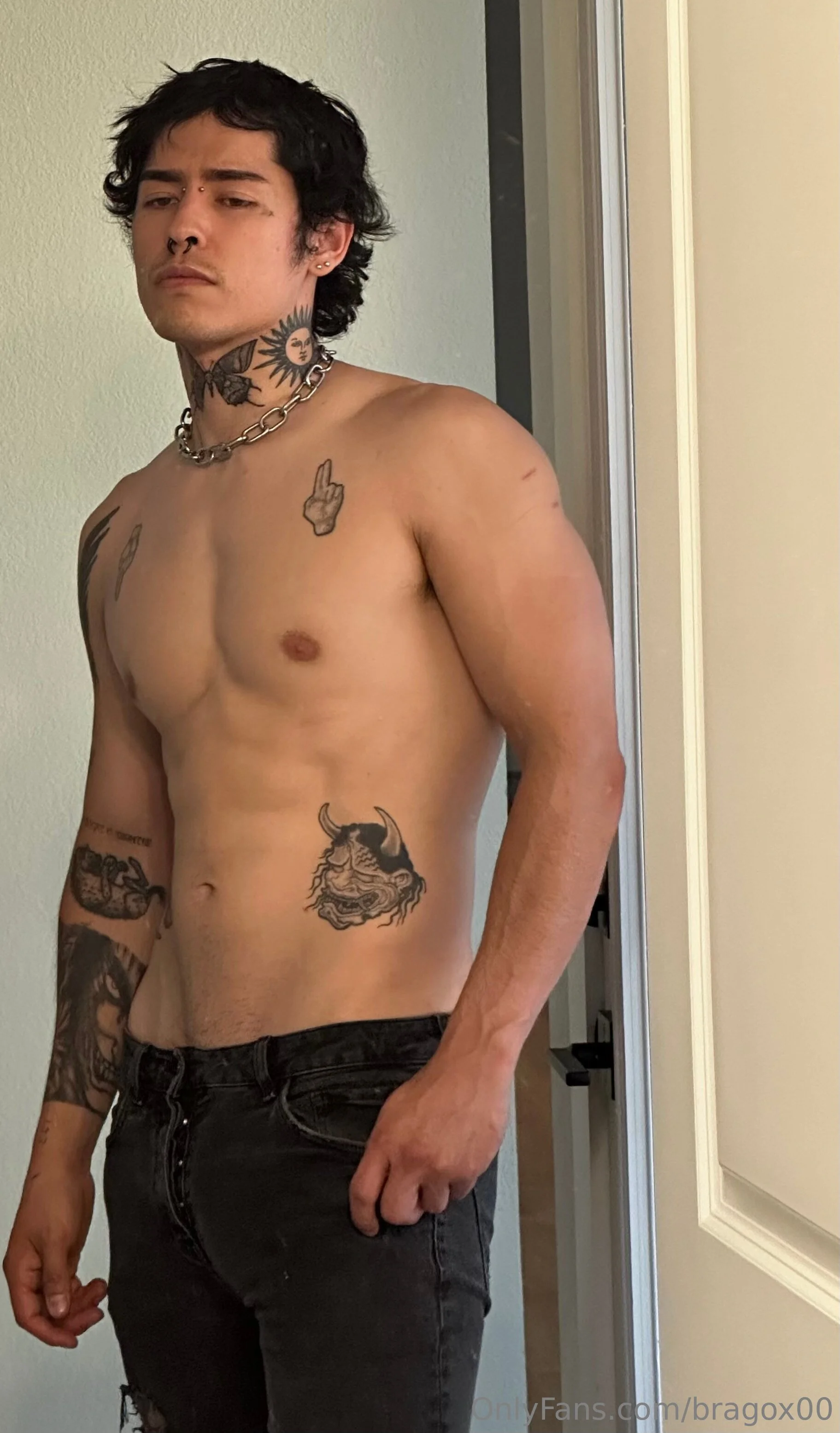 Thinking about how good your mouth would feel around my dick rn 💭