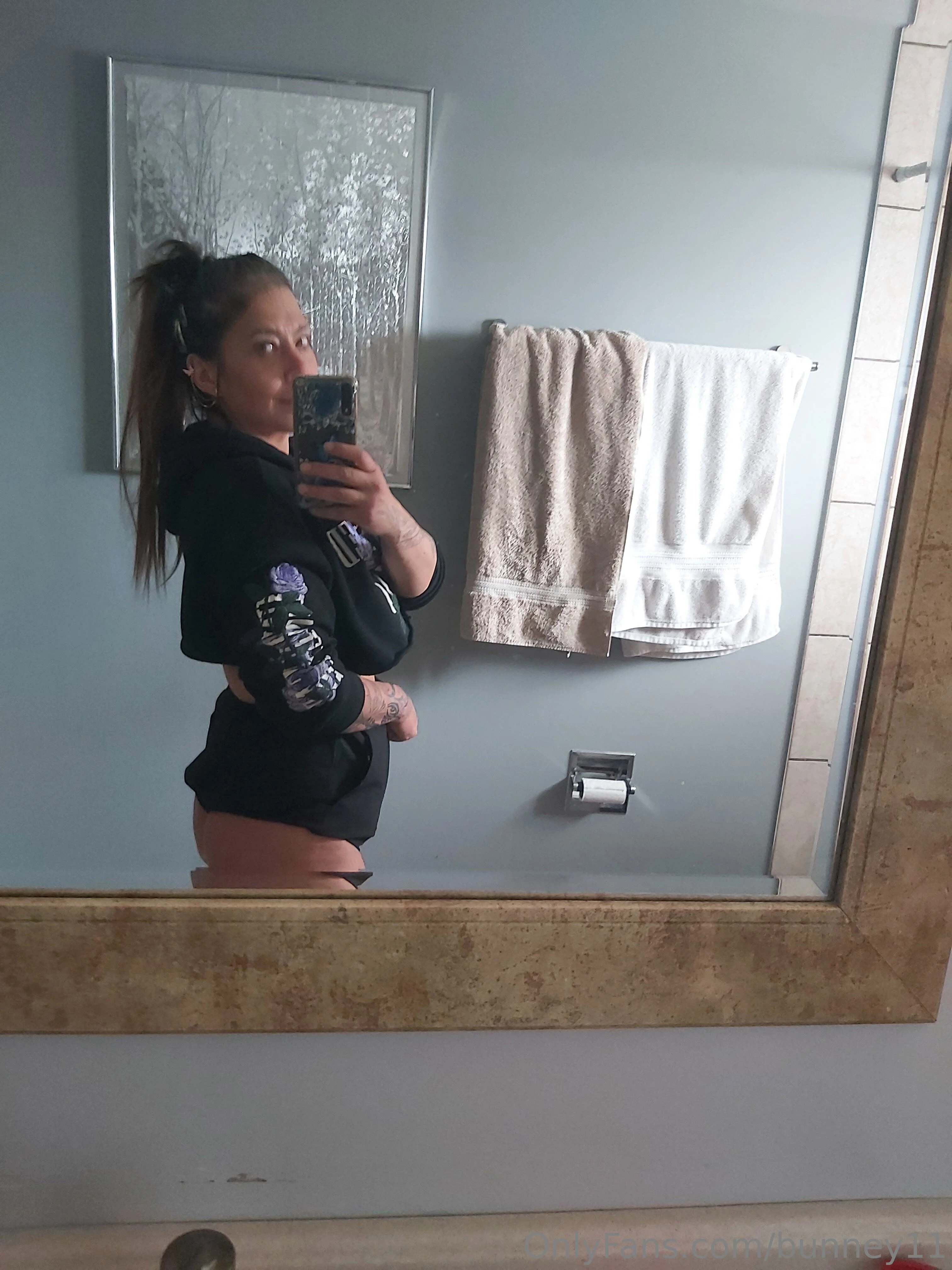 Bunnie Xo🌺 @bunneyxo11 pool poctures