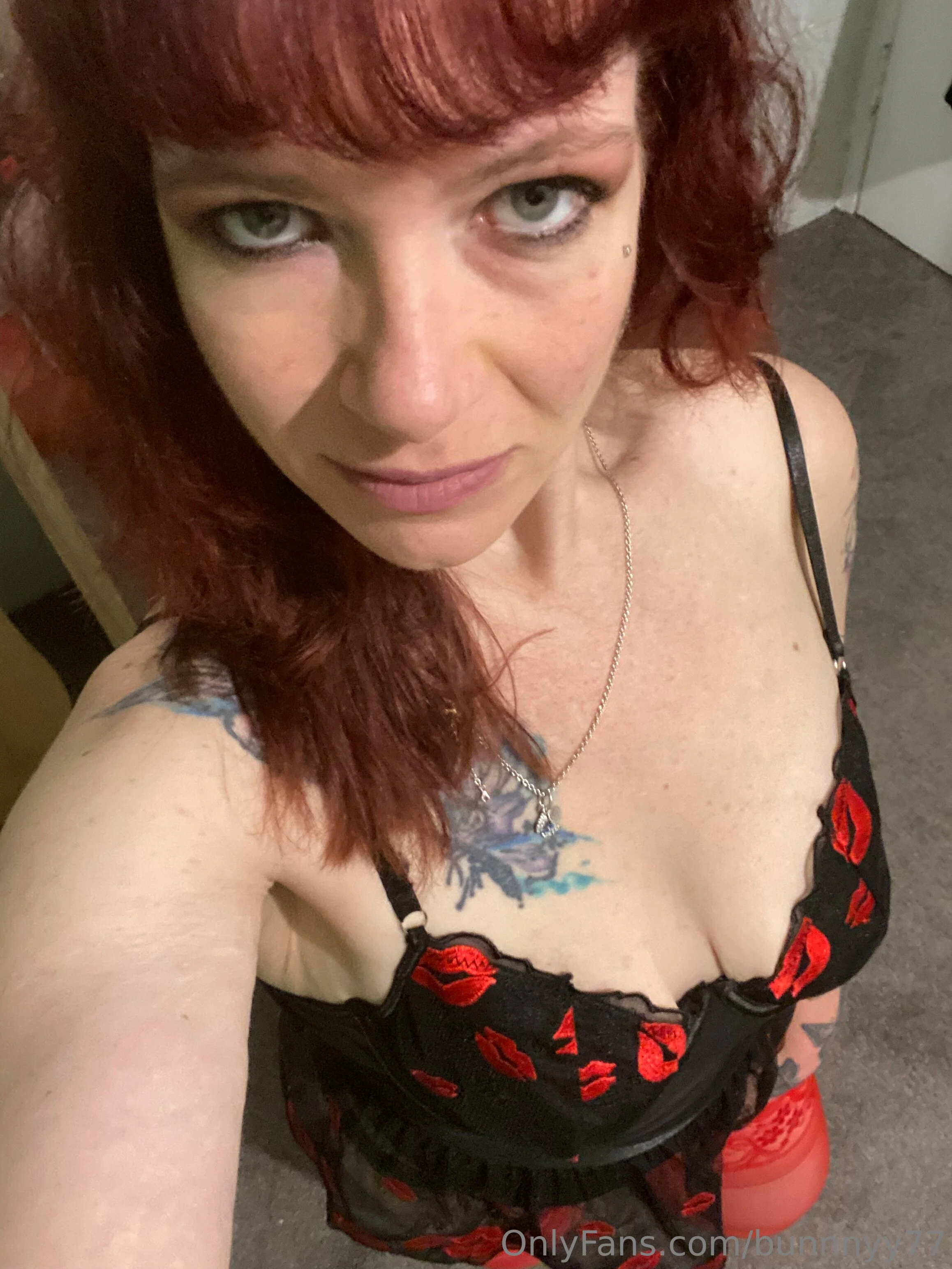 Bunny77 @bunnnyy77 glen powell dip video