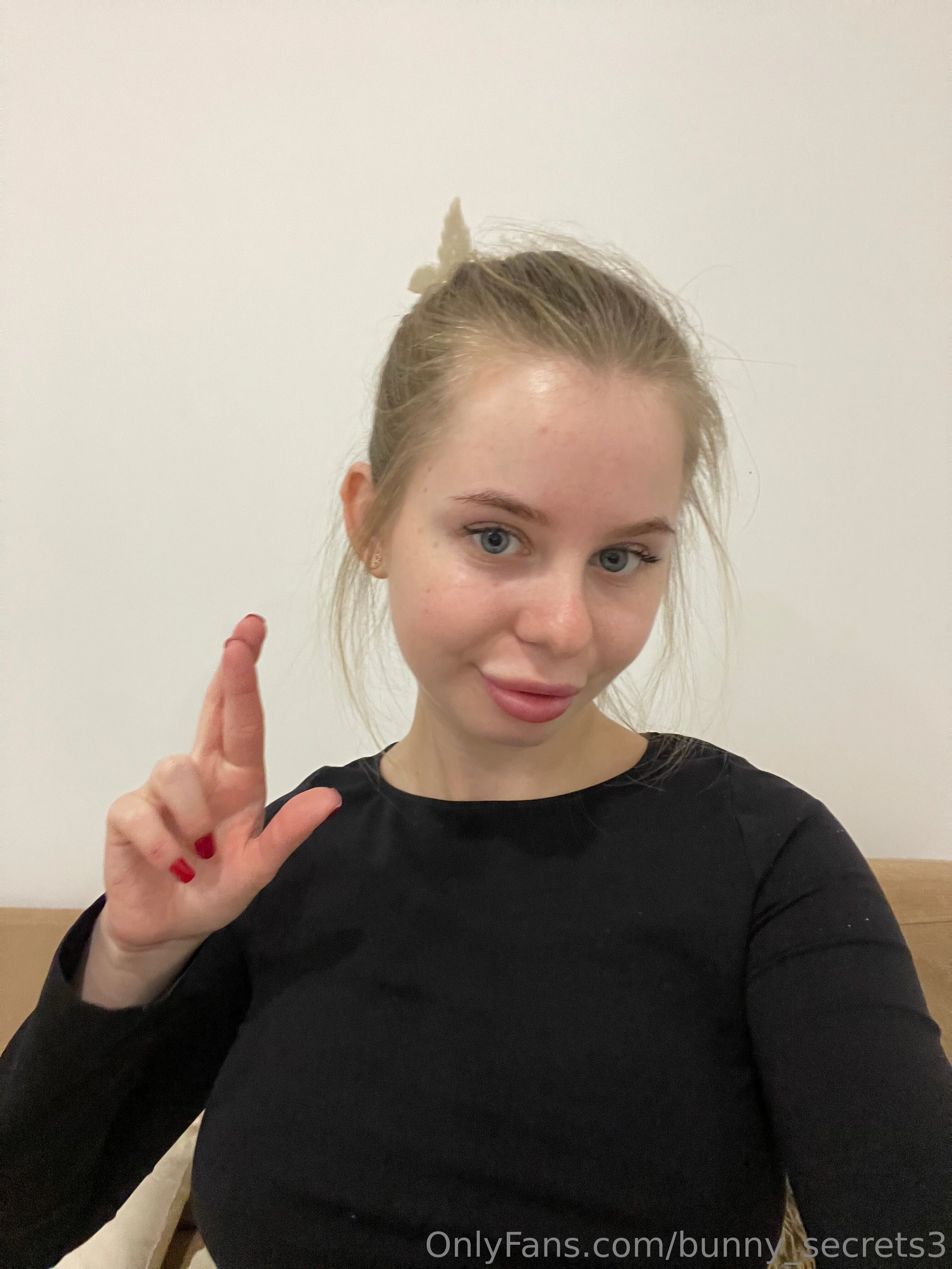 Polina🐰 @bunny_secrets3 does have hooded eyes