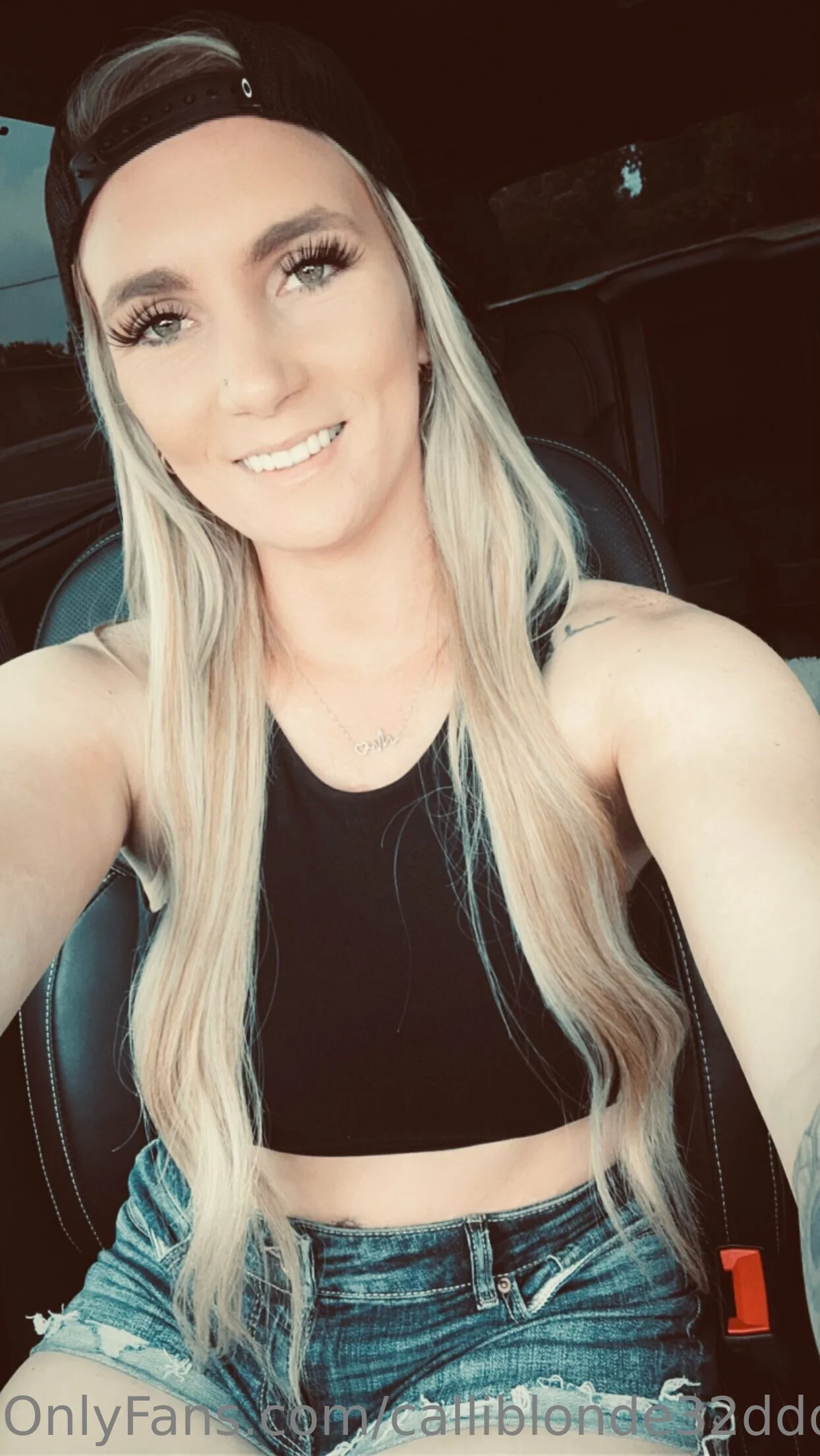 Calliblonde32DDD bickett real name