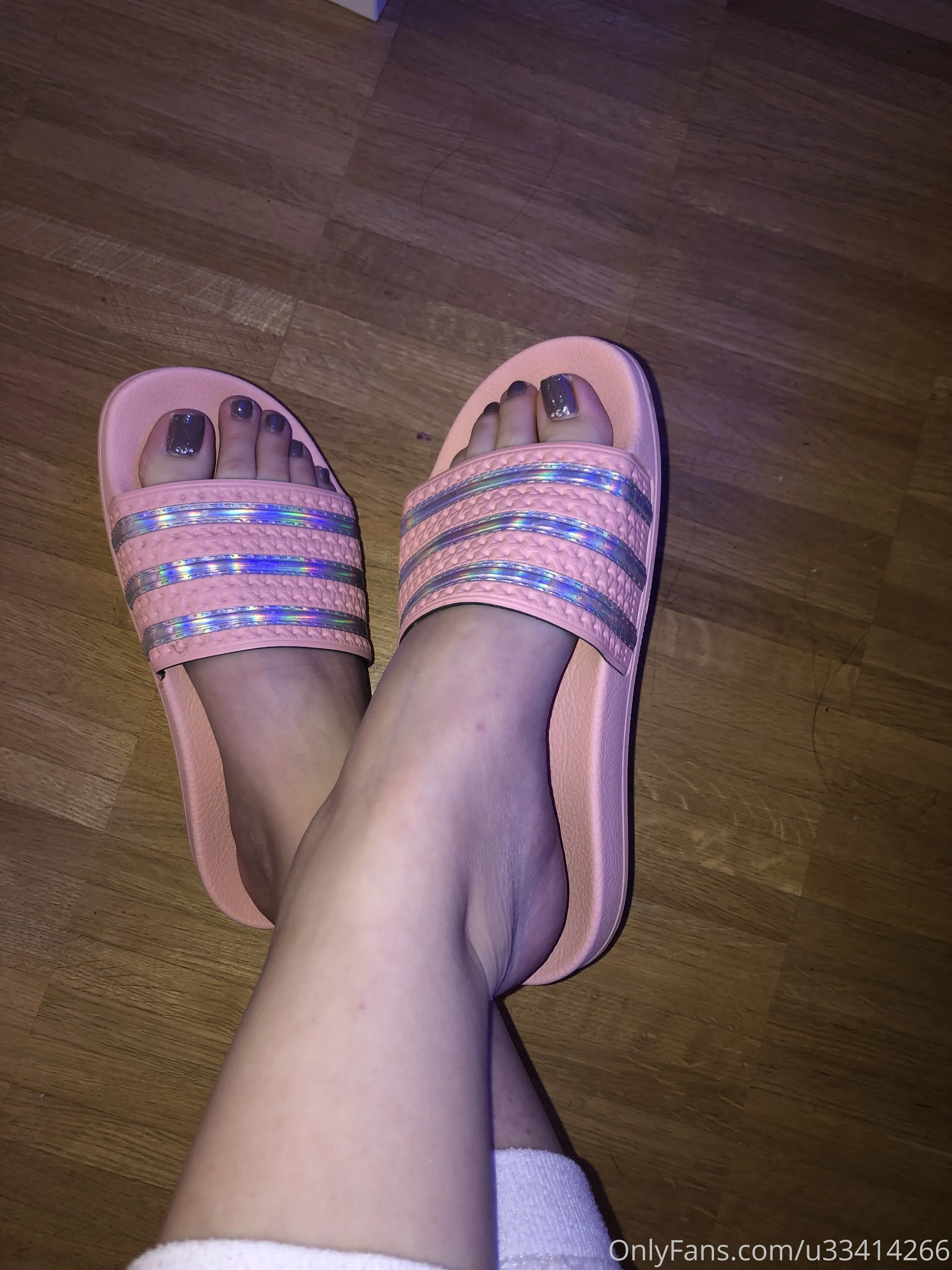 Emily Cherry selfies