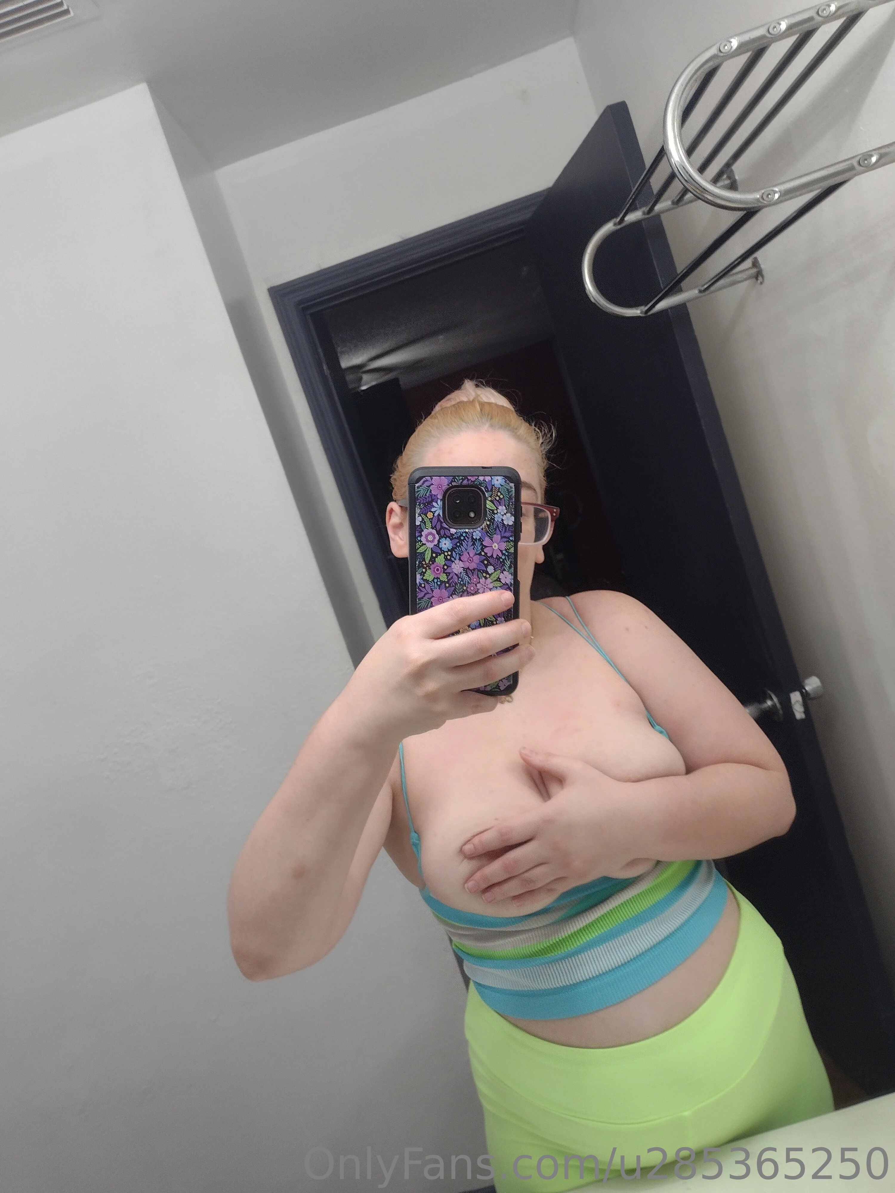 Crystalrose @crystalrose94 twerk