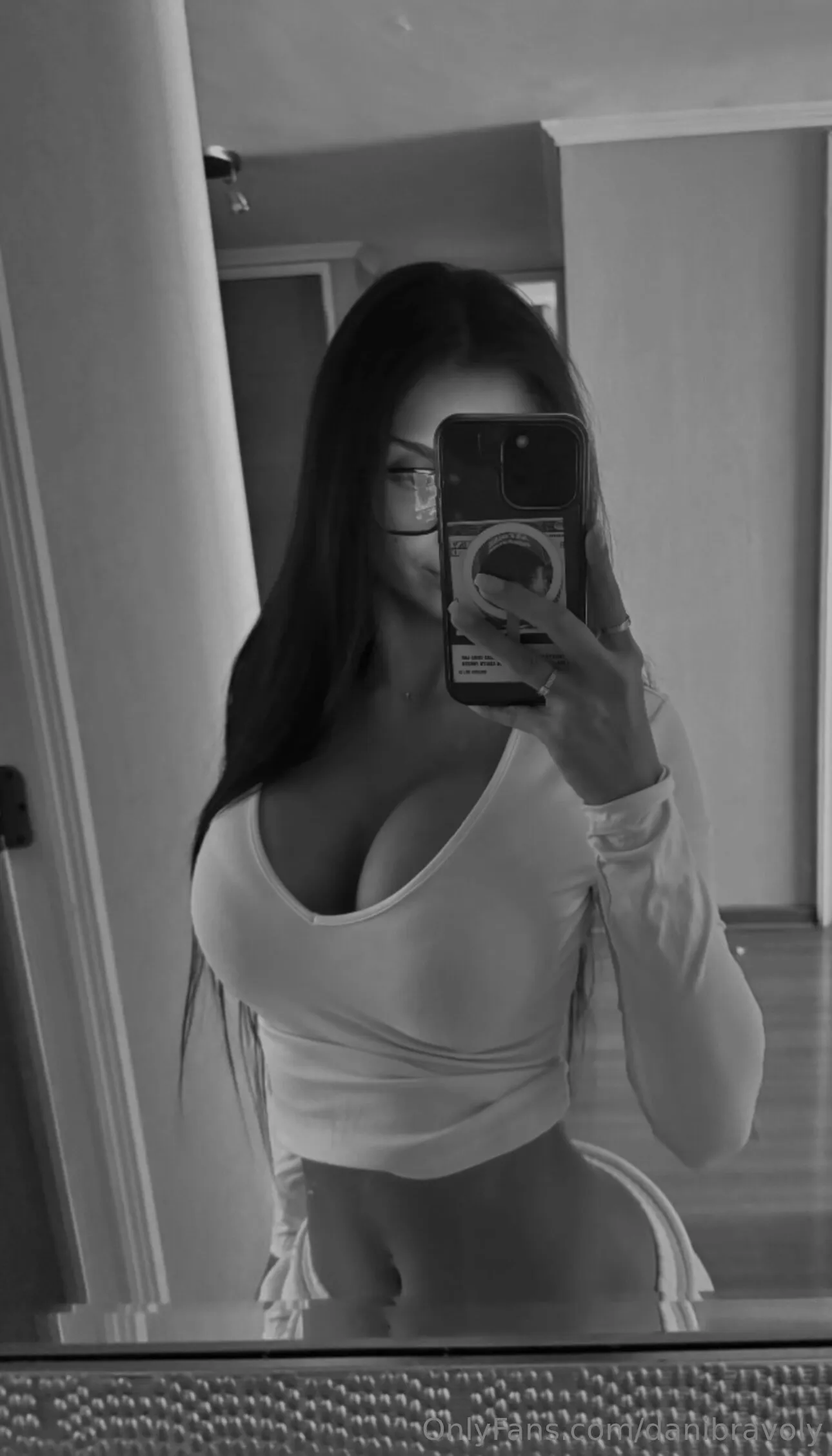 Daniela @danibravoly nude leaked