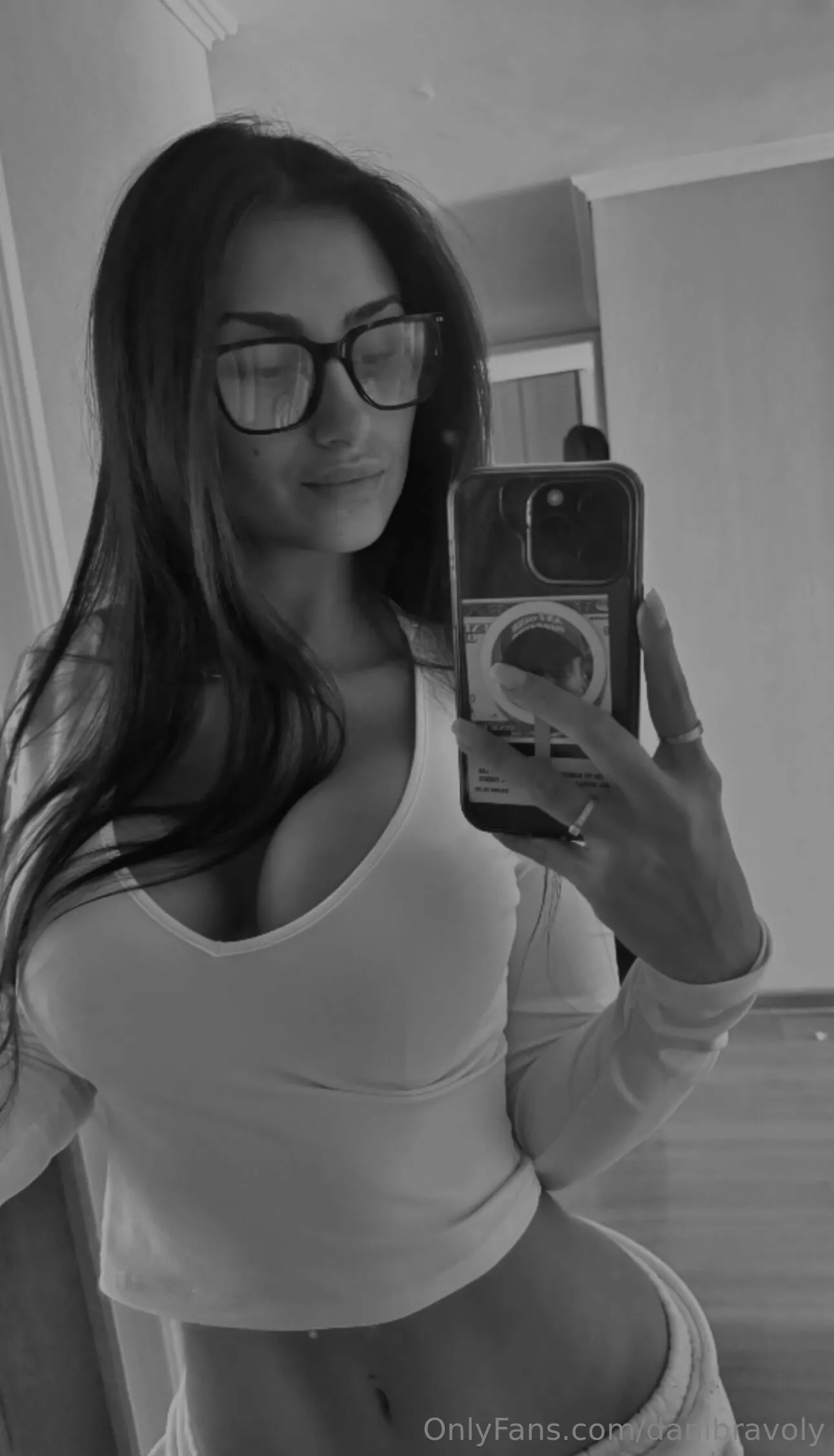 Daniela @danibravoly onlyfans nude