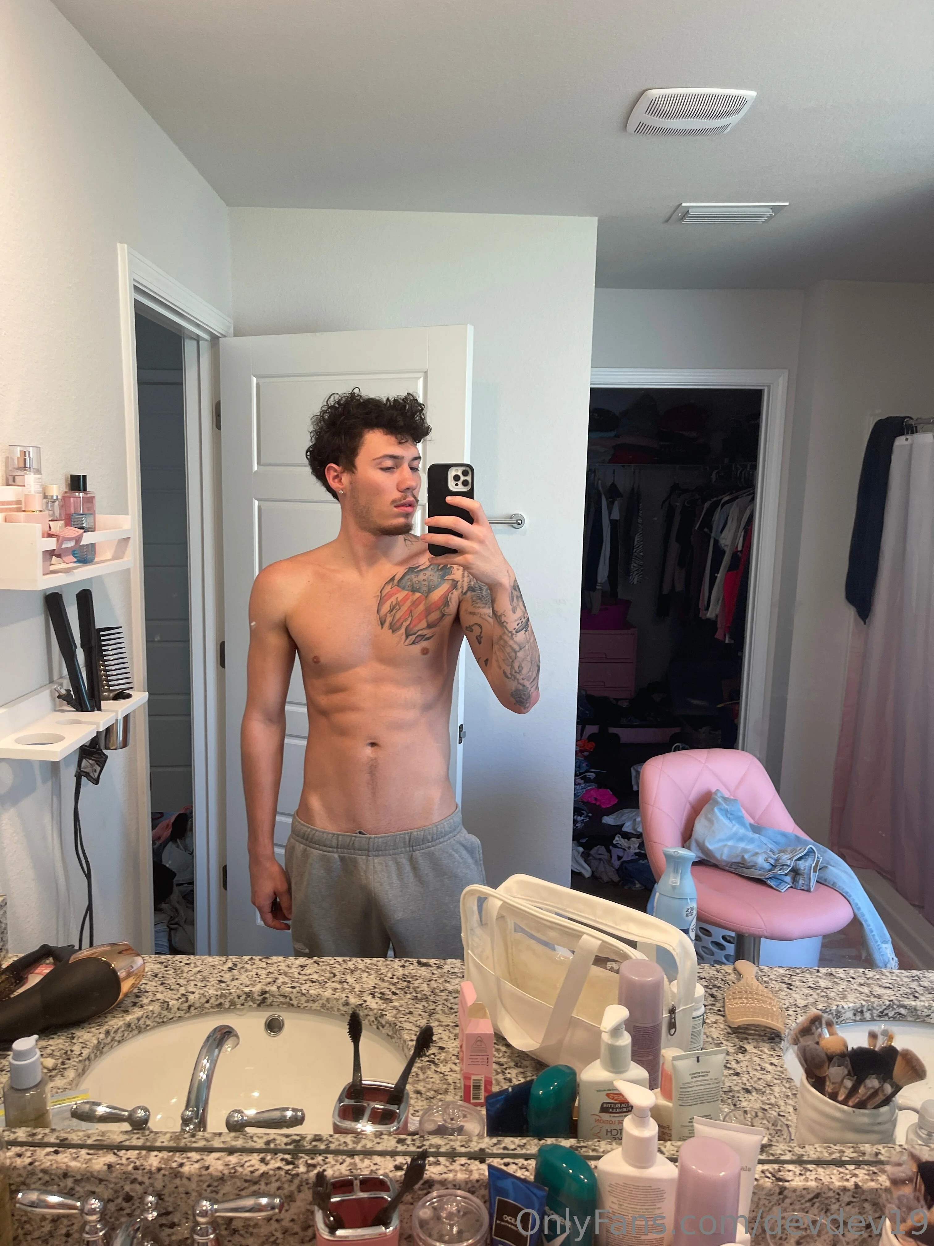 Official.dev @devdev19 top less