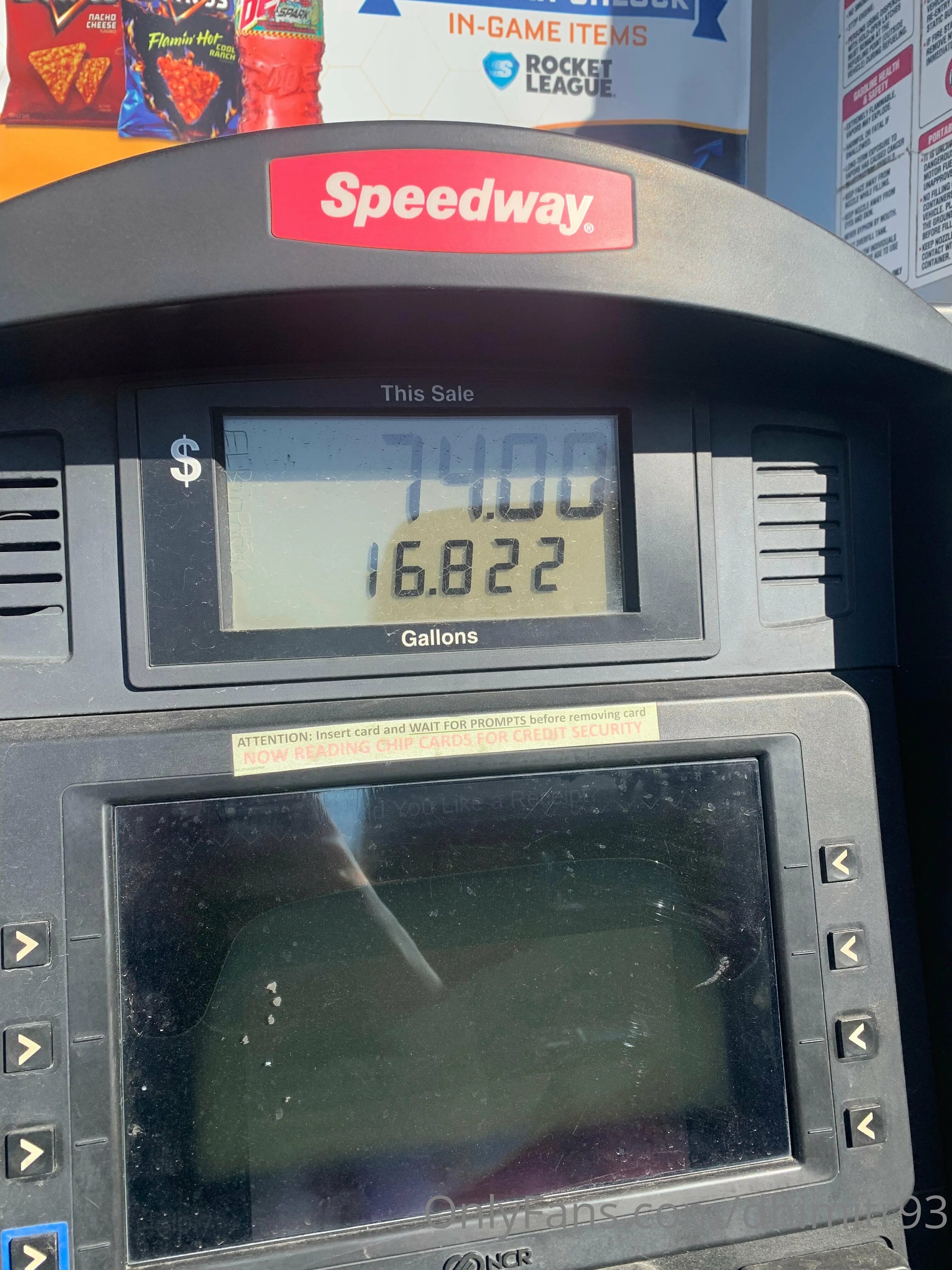 Dhimitri @dhimitr93 dad thinks im mom