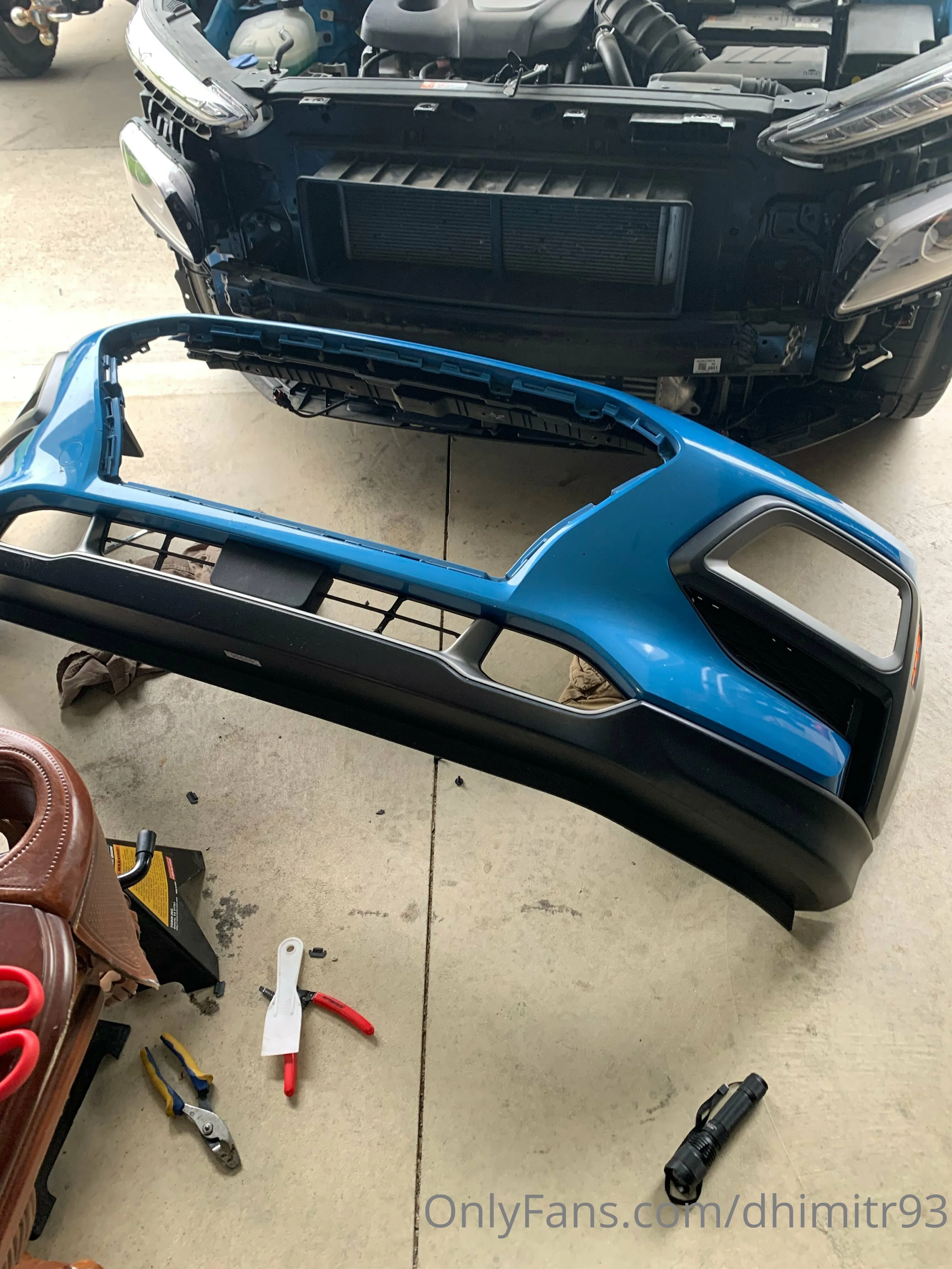 Dhimitri @dhimitr93 handjob