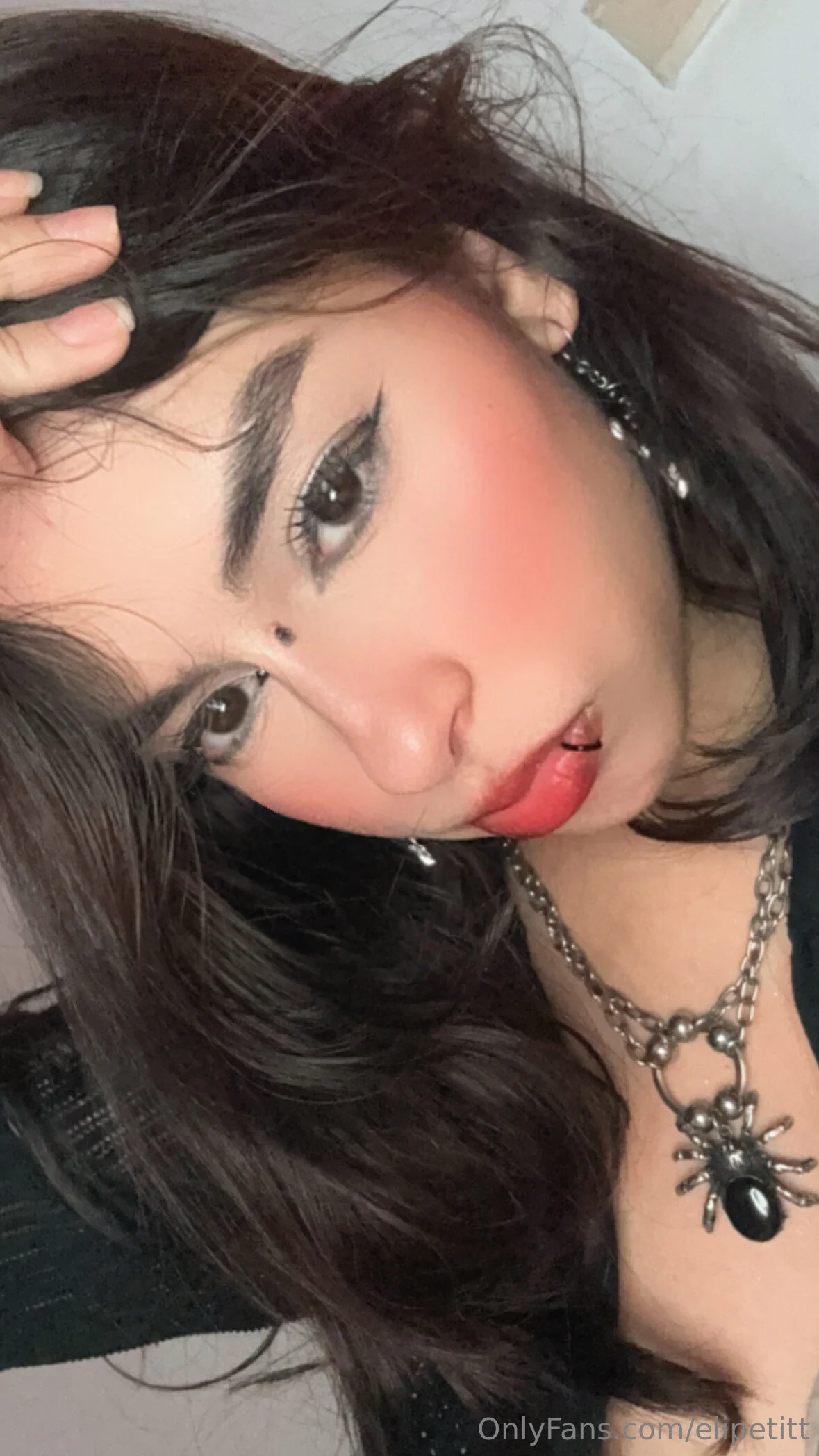 Eli 💜 @elipetitt who is