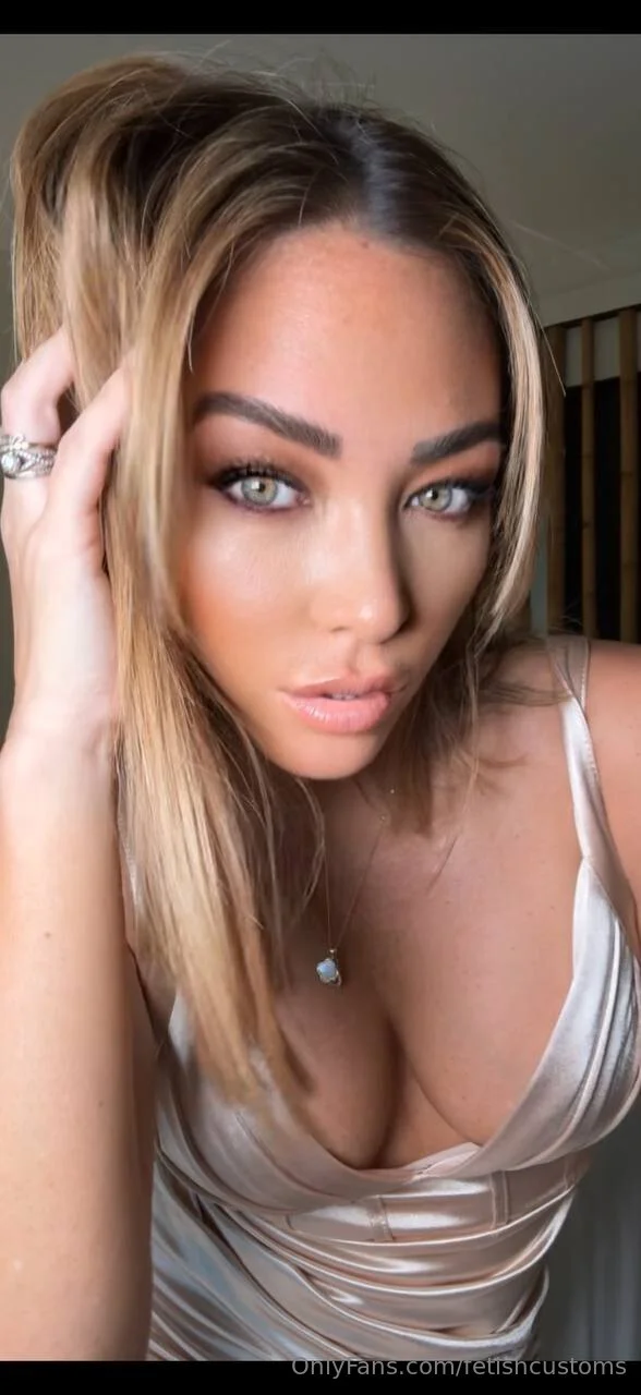 JOI & CUSTOM QUEEN 👸 @fetishcustoms nude angie