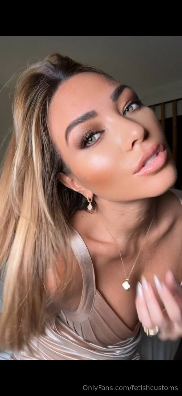 JOI & CUSTOM QUEEN 👸 nufe