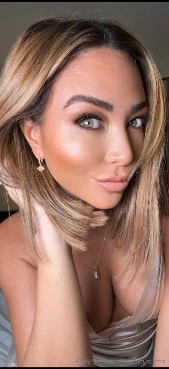 JOI & CUSTOM QUEEN 👸 nude leaked onlyfans