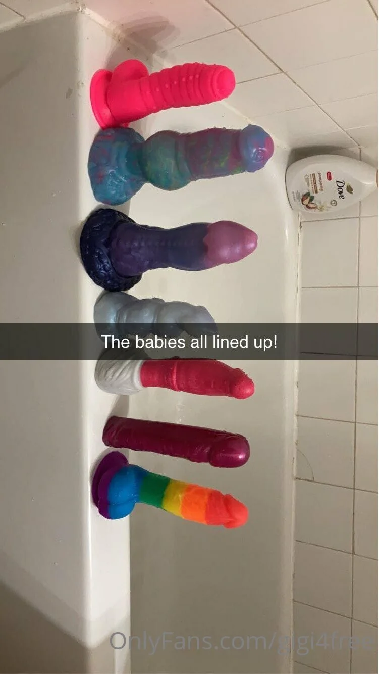 Decided to clean all my toys at once! They’re so colorful!!❤️🧡💛💚💙💜💖