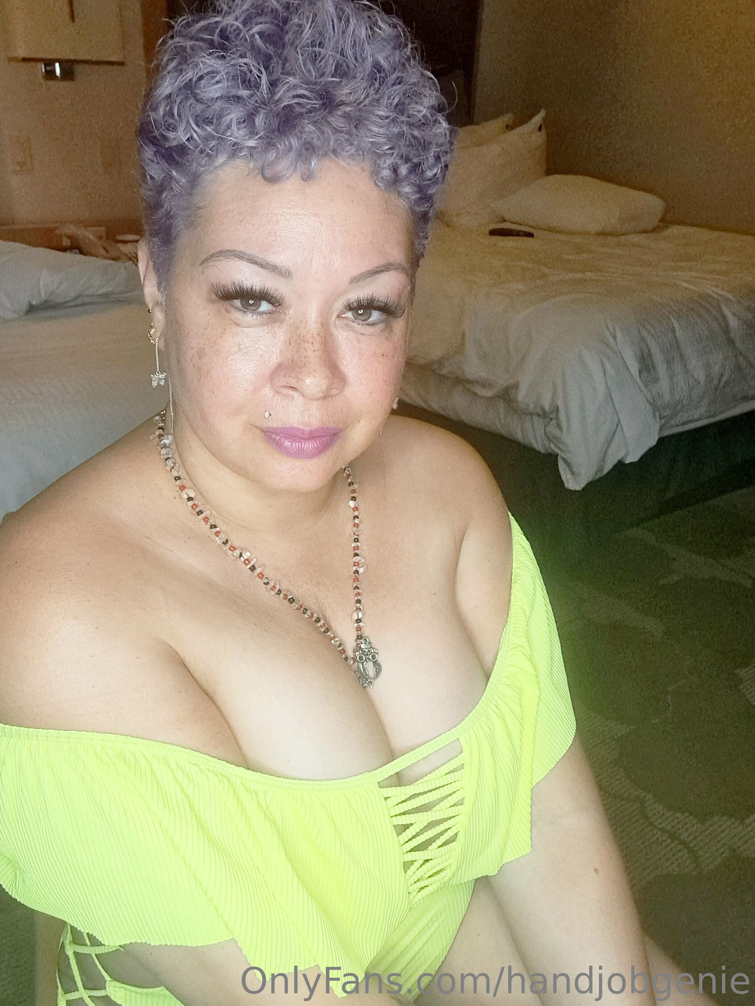 Handjob Genie @handjobgenie in dad thinks im mom