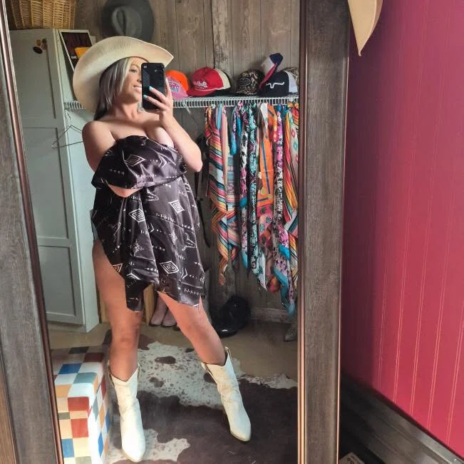 Hannah Farm threesome