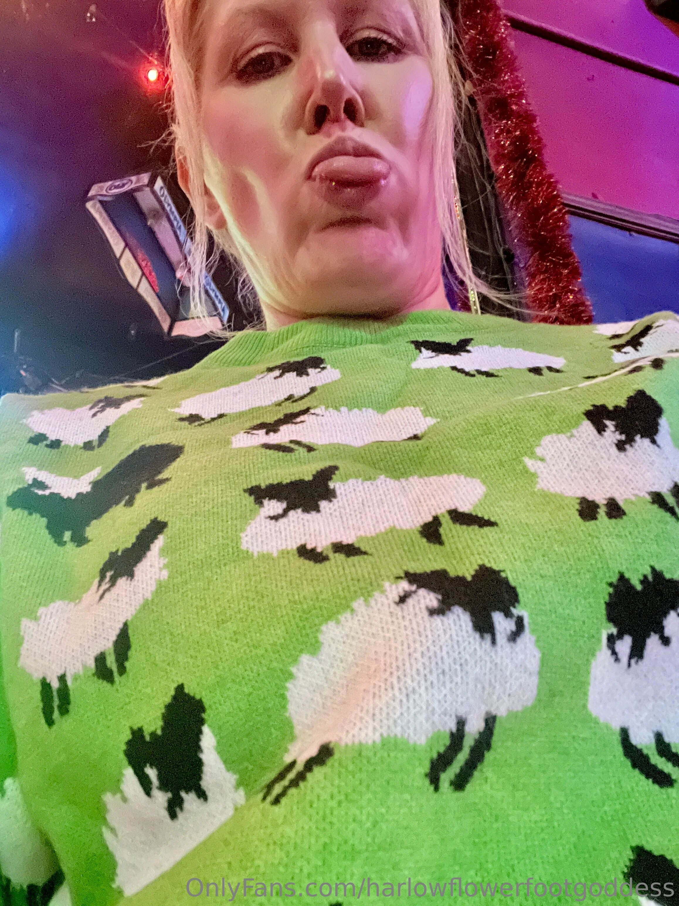 Harlow Flower Foot Goddess 🌻