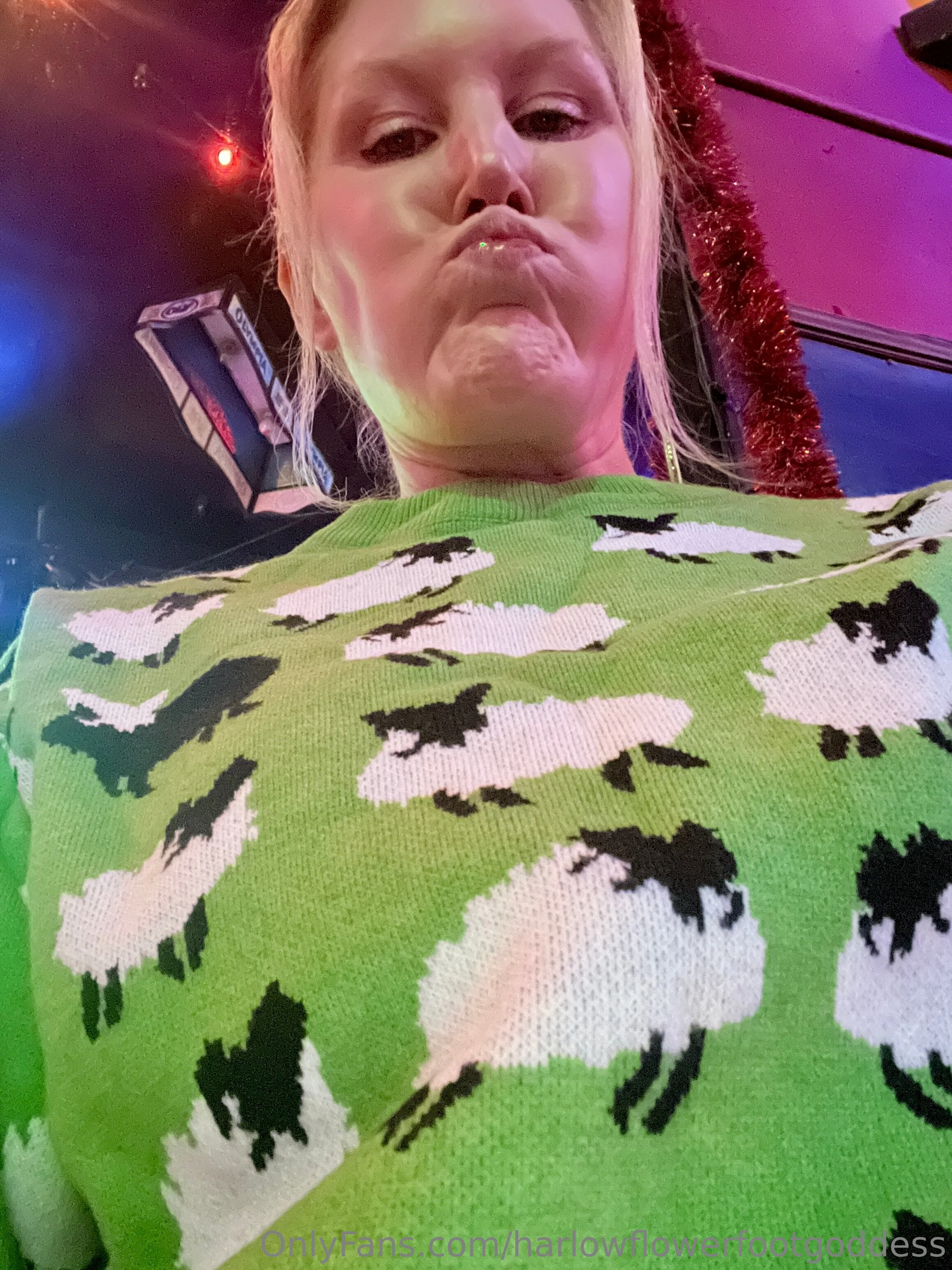 Harlow Flower Foot Goddess 🌻 @harlowflowerfootgoddess 2025