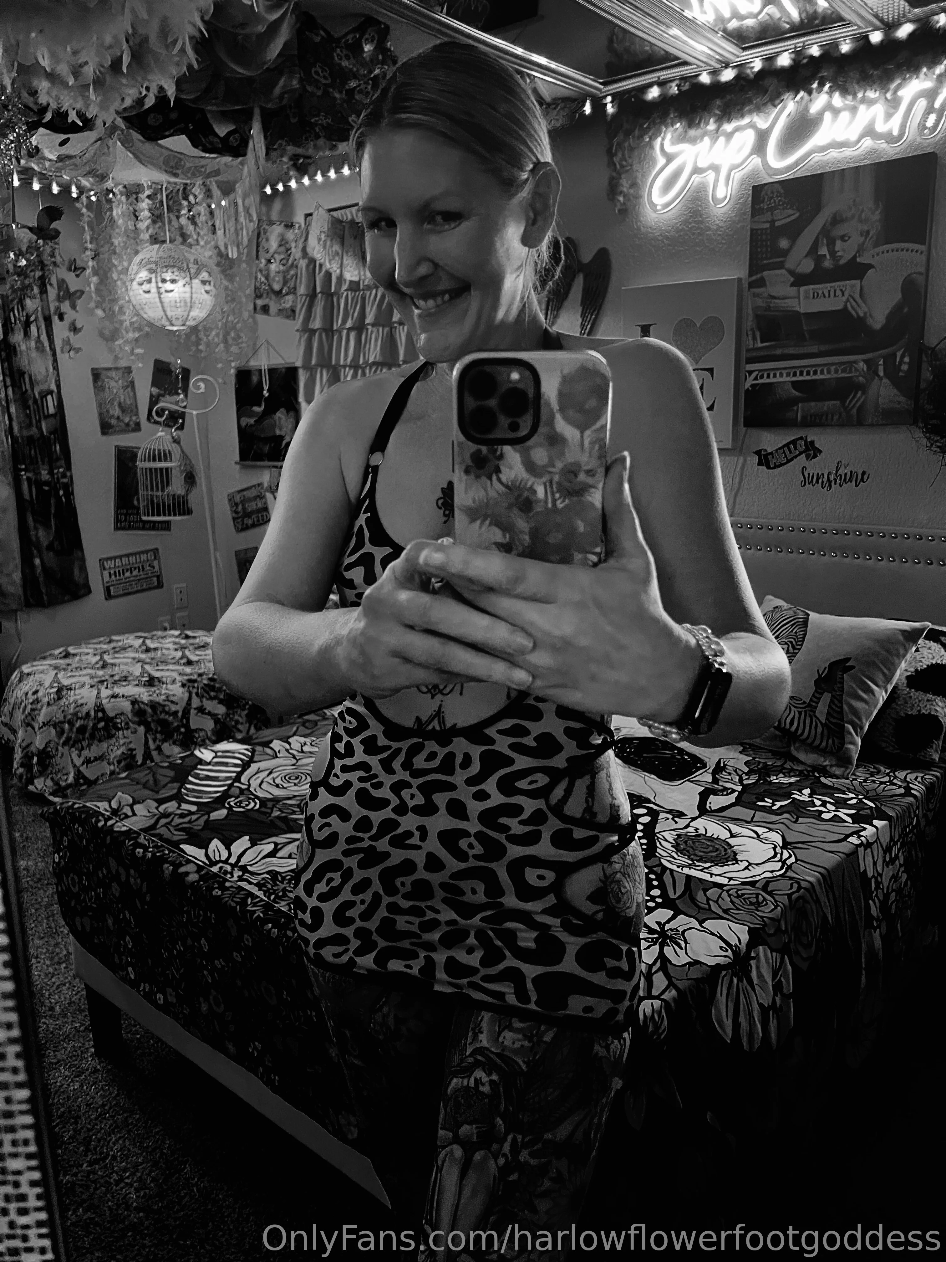 Harlow Flower Foot Goddess 🌻 see thru