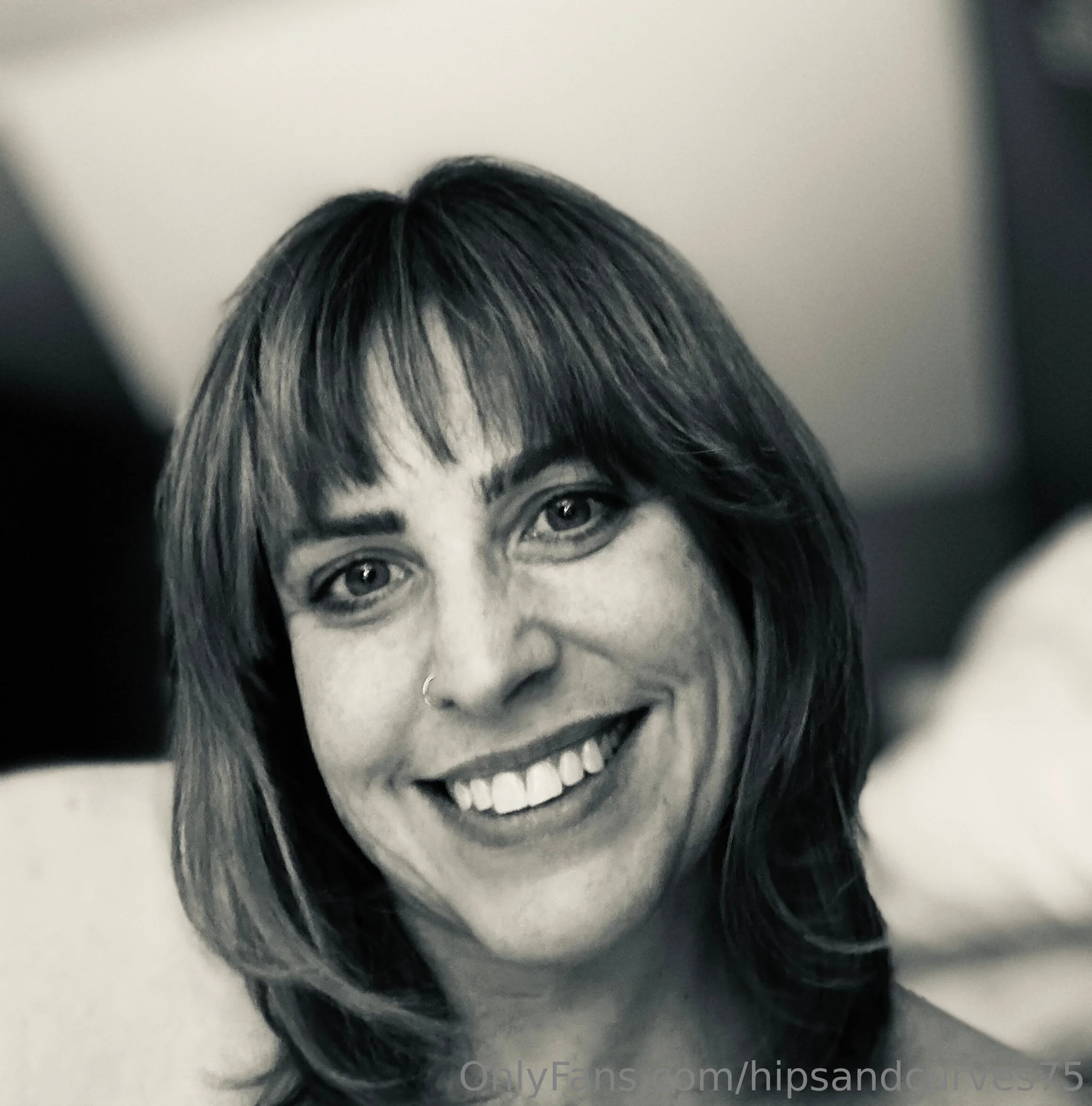 Hipsandcurves75 masturbating