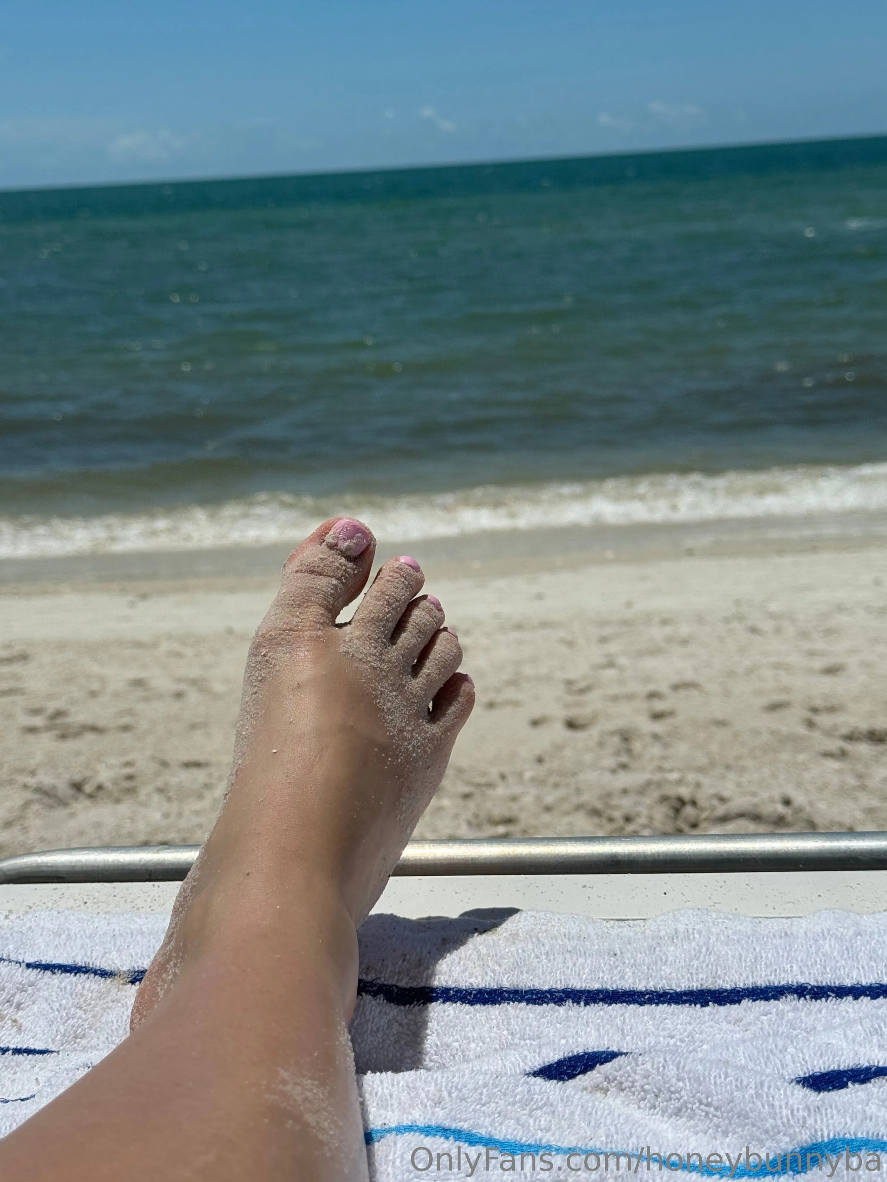 HoneyBunny nude pictures of angie