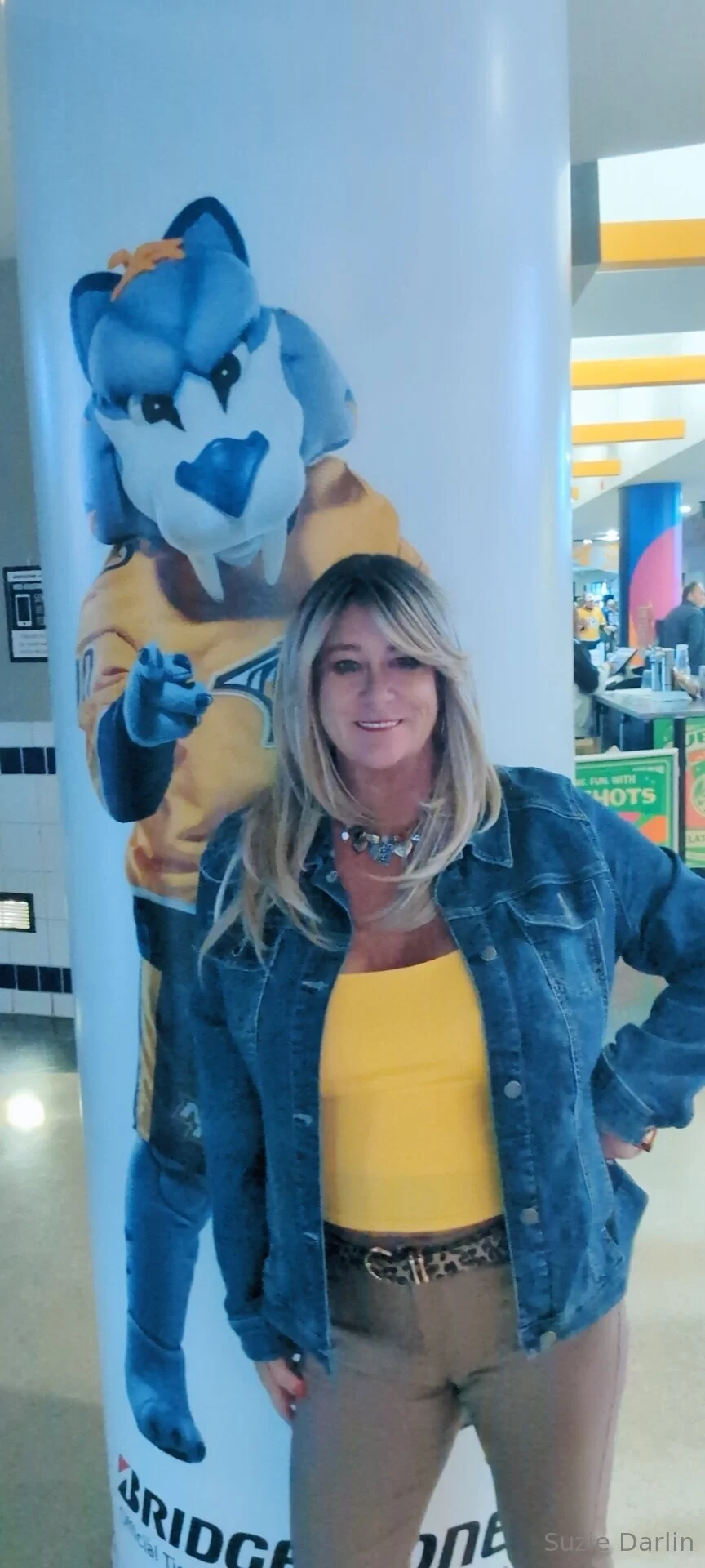 Suzie Darlin @hotkinkylady mom