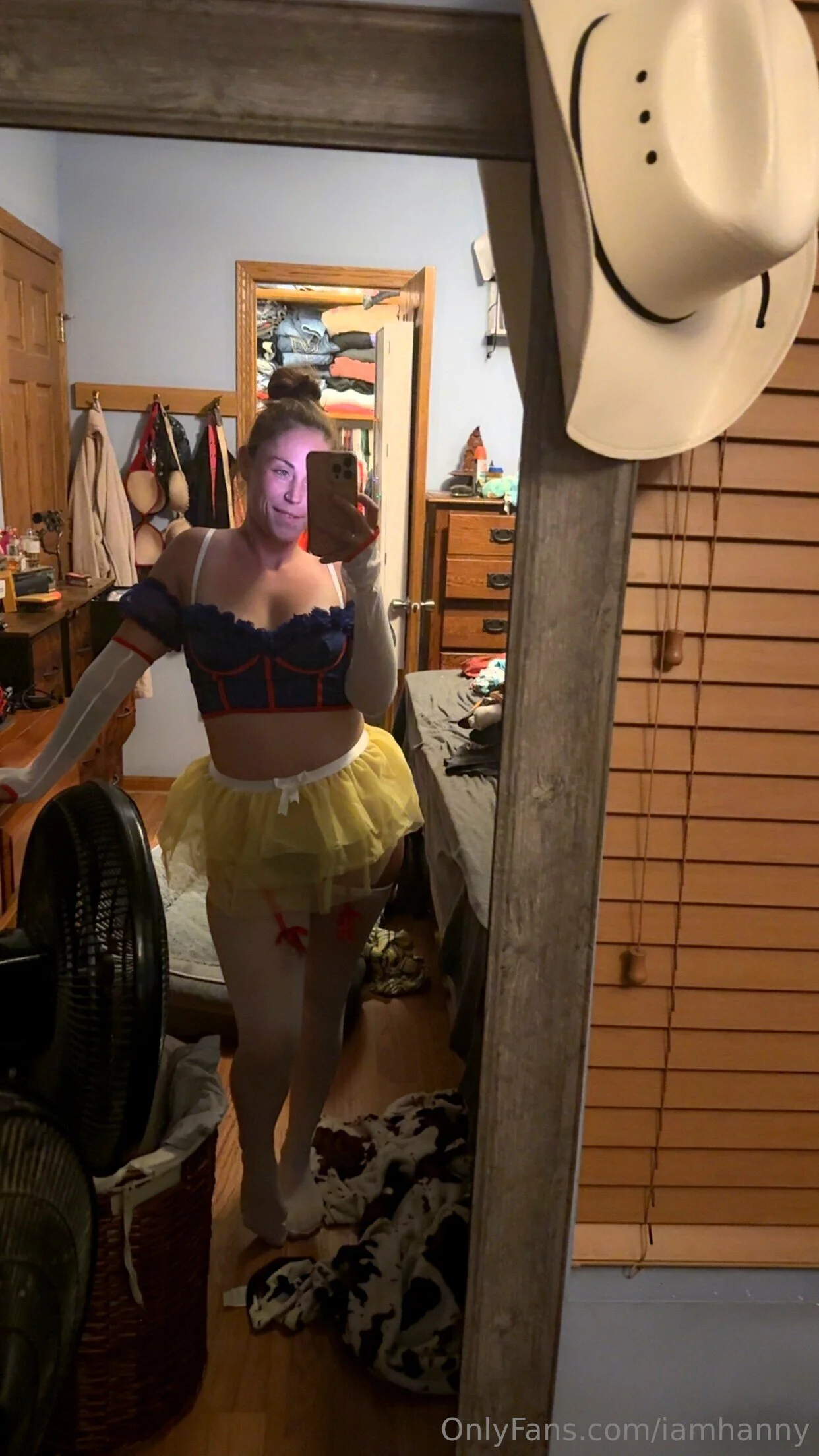 Mirror, mirror on the wall… who’s the baddest gamer of them all? 👑🎮 What fits me better?? 