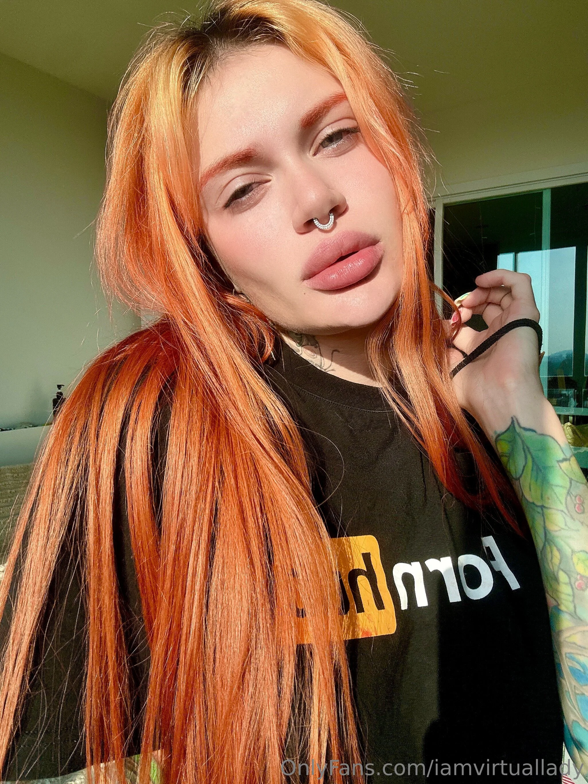 Virtual Lady 😈💖 had a boob job