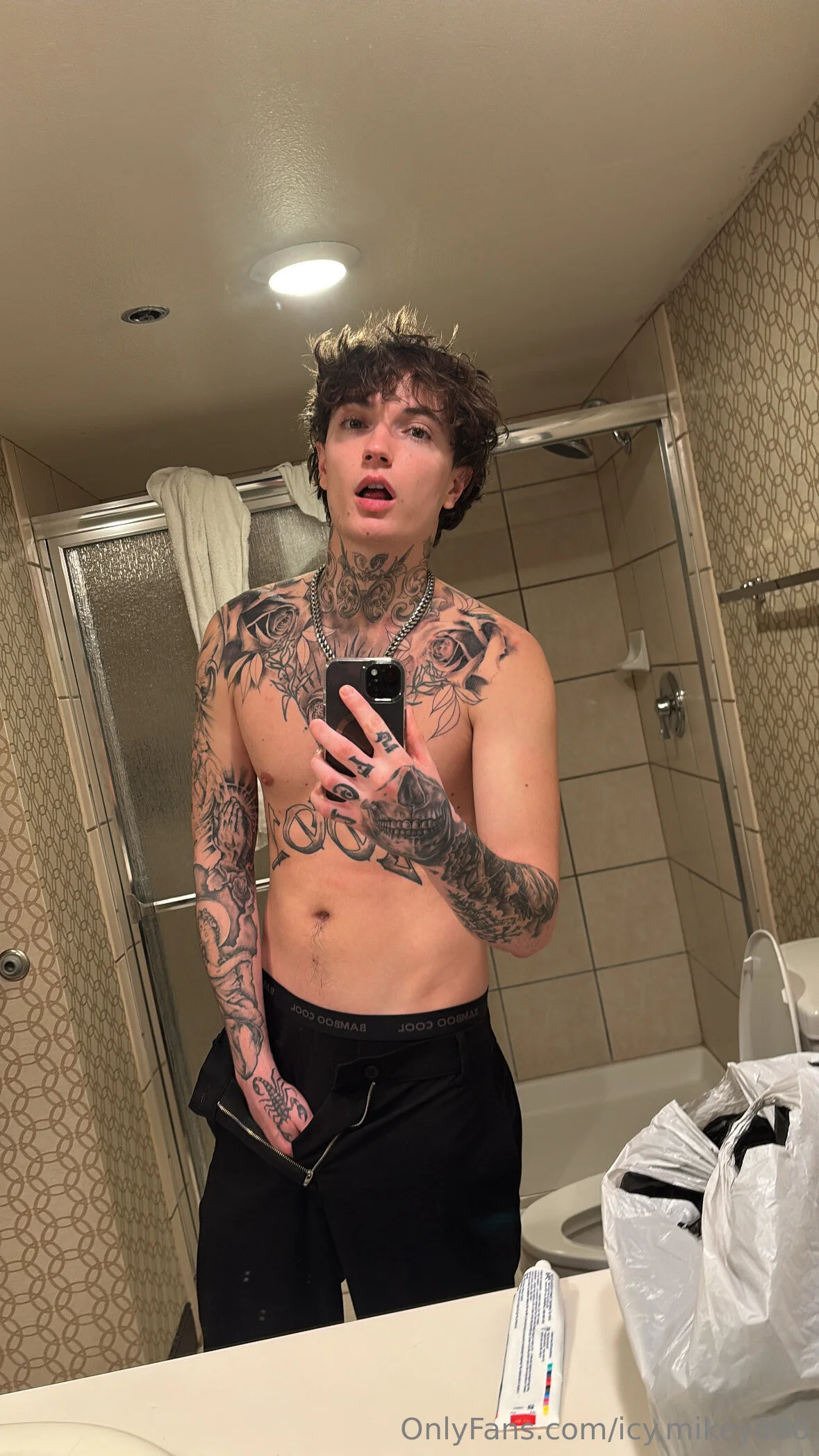 Icy Mikey @icy.mikey888 50/50