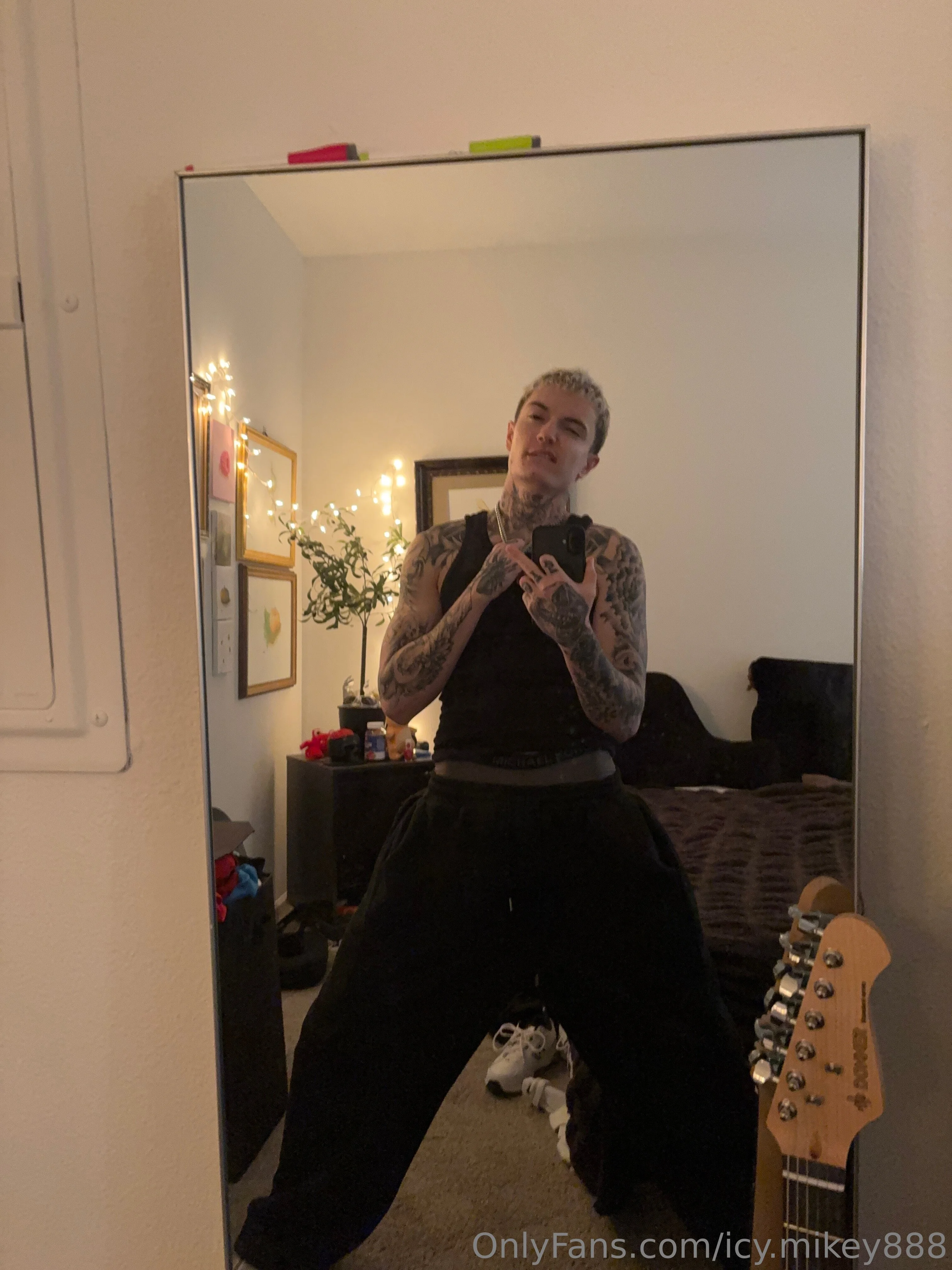 Icy Mikey in dad thinks im mom