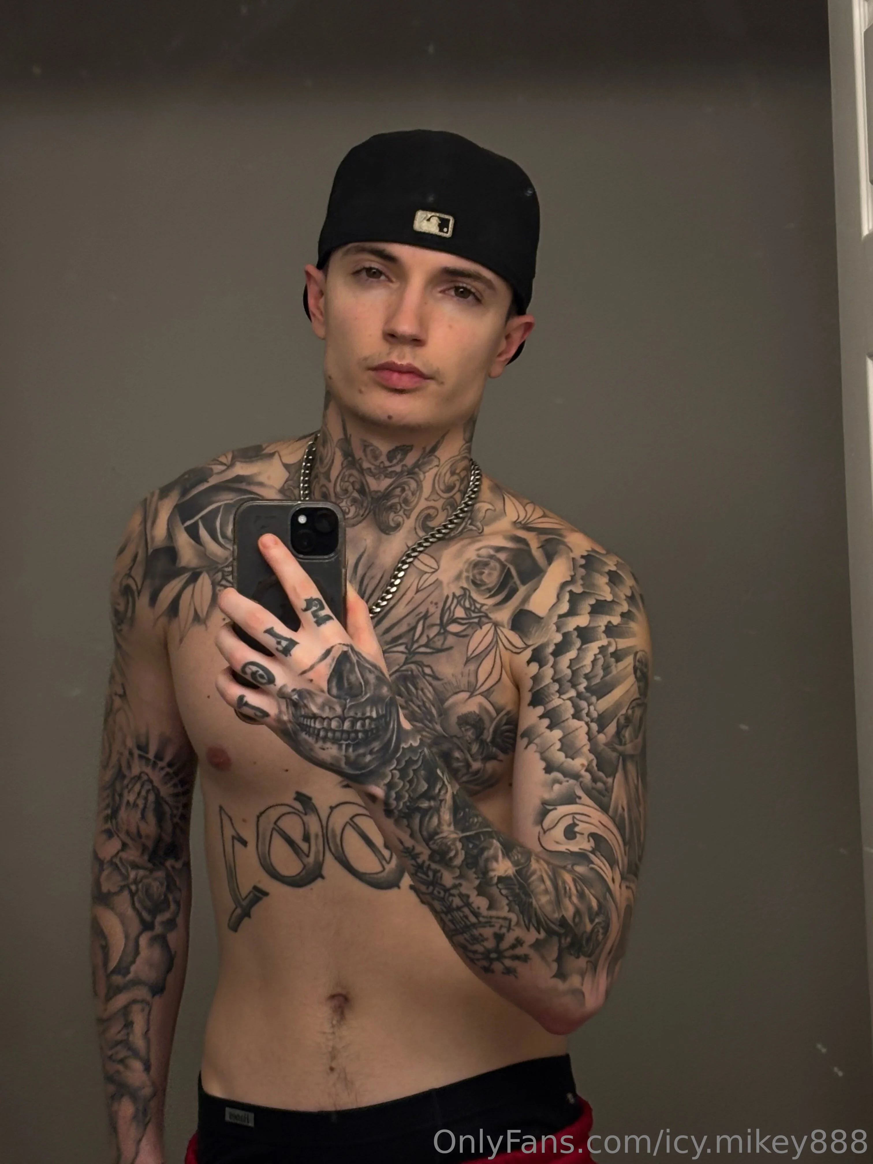 Icy Mikey @icy.mikey888 anal porn