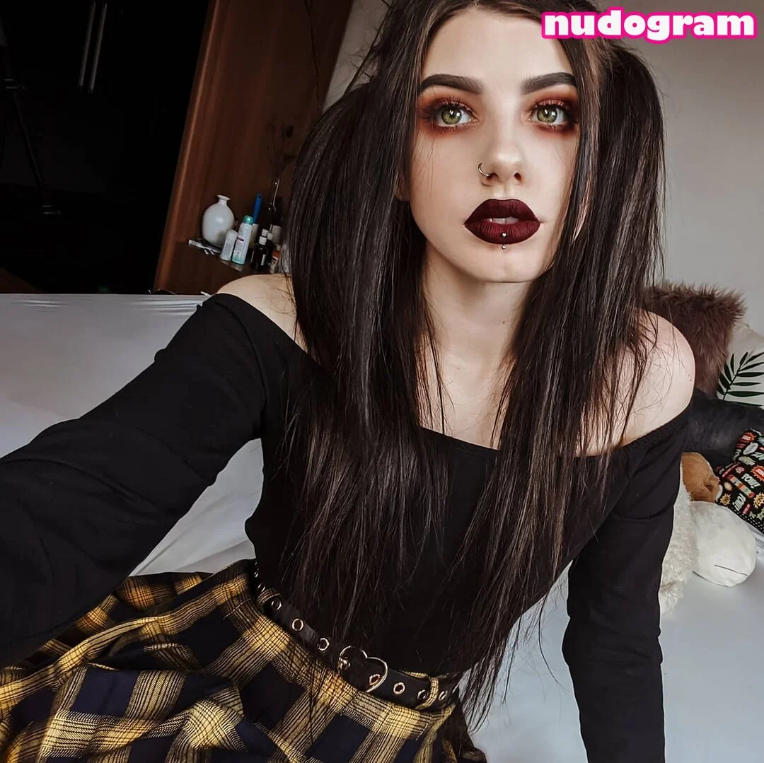 Alien Baby nude Photo /  Porn - Photo #20